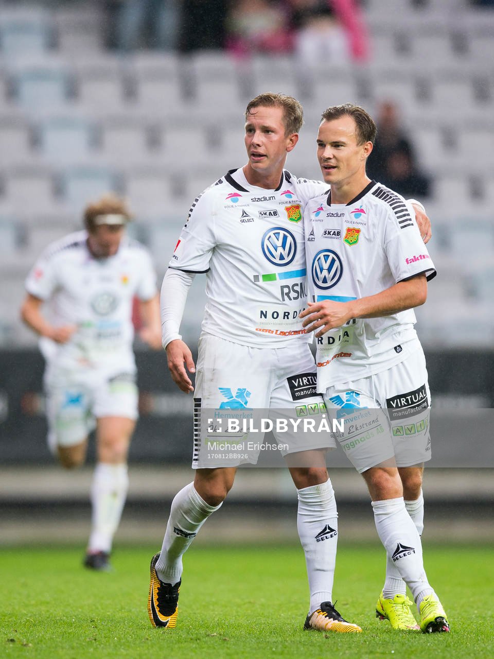 GAIS Simon Silverholt jublar ihop med Anton Wede