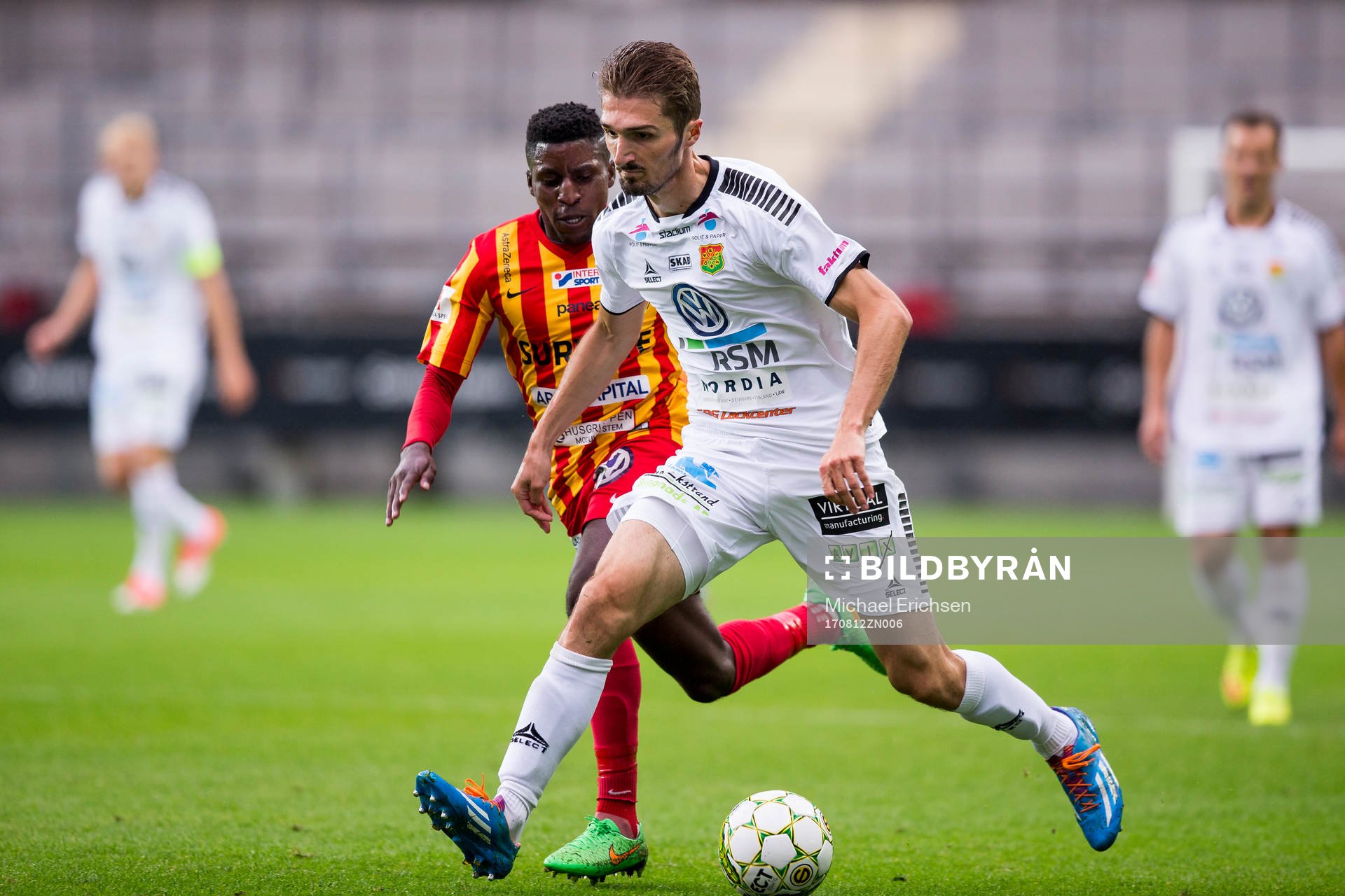 GAIS Dardan Rexhepi före Syrianskas Samuel Akintioye