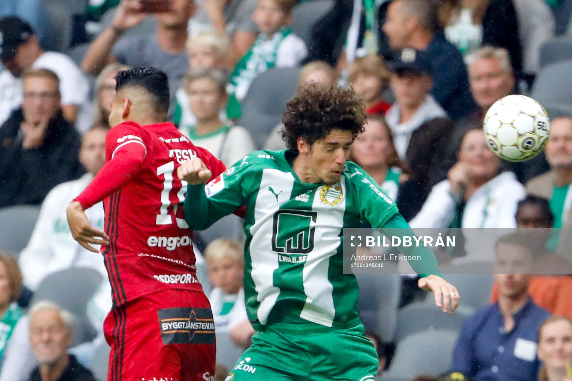 Östersunds Hosam Aiesh och Hammarbys Romulo Cabral Pereira