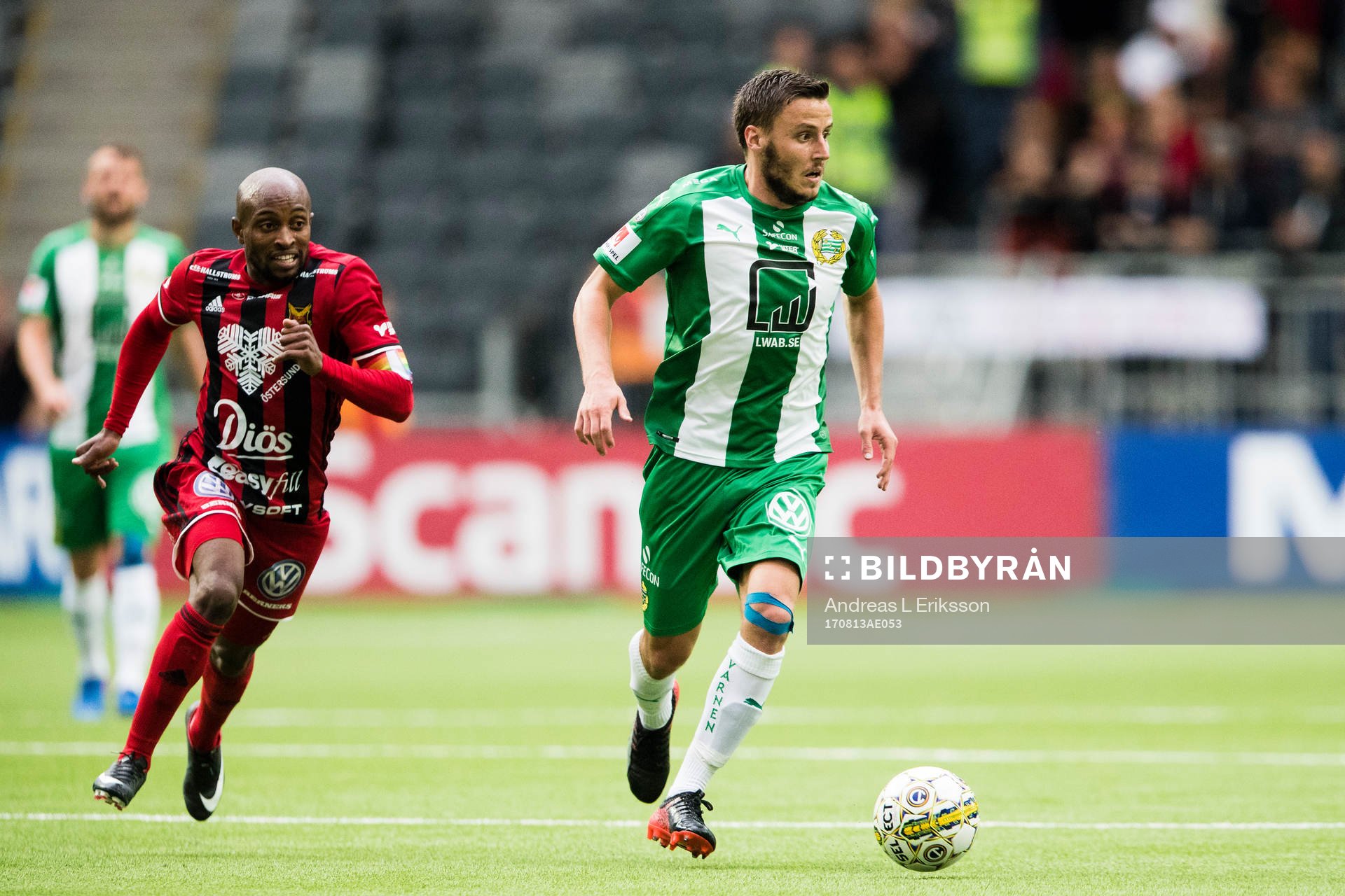Östersunds Fouad Bachirou jagar Hammarbys Jeppe Andersen
