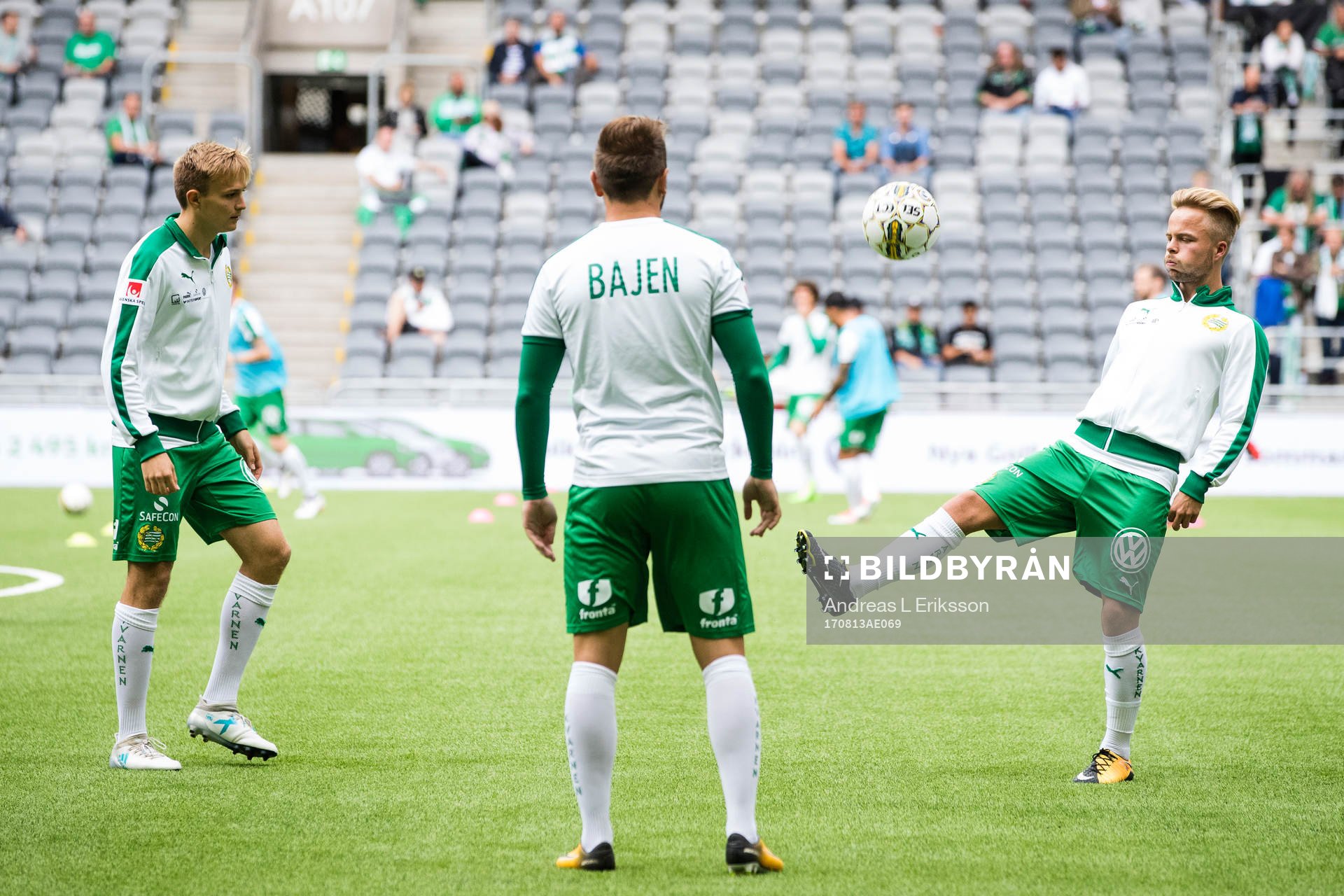 Hammarbys senaste nyförvärv Oscar Krusnell, Muamer Tankovic och Sander Svendsen under uppvärmningen inför fotbollsmatchen i Allsvenskan mellan Hammarby och Östersund den 13 augusti 2017 i Stockholm.