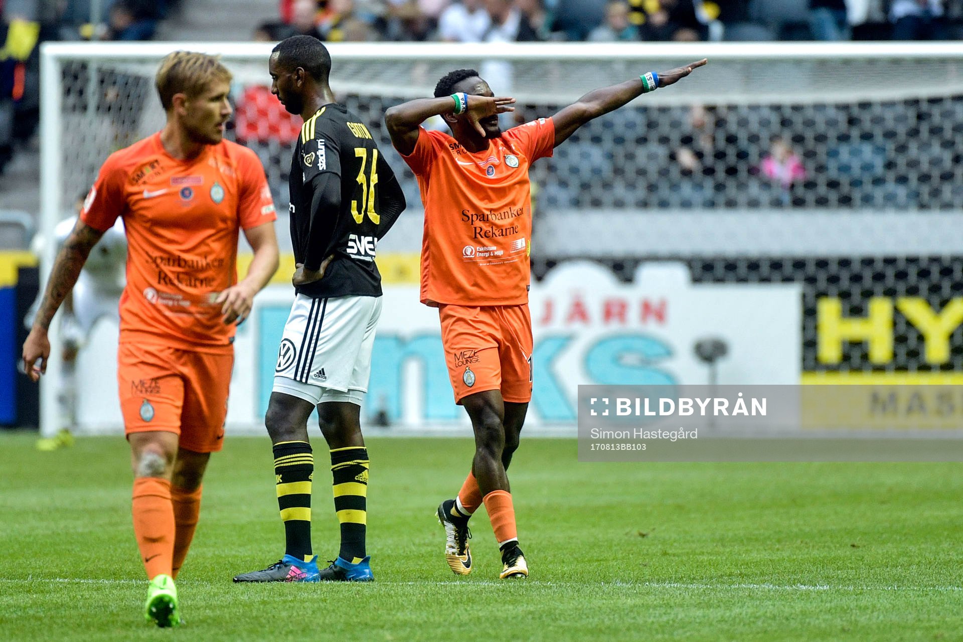 AFC Eskilstunas Mohamed Buya Turay jublar