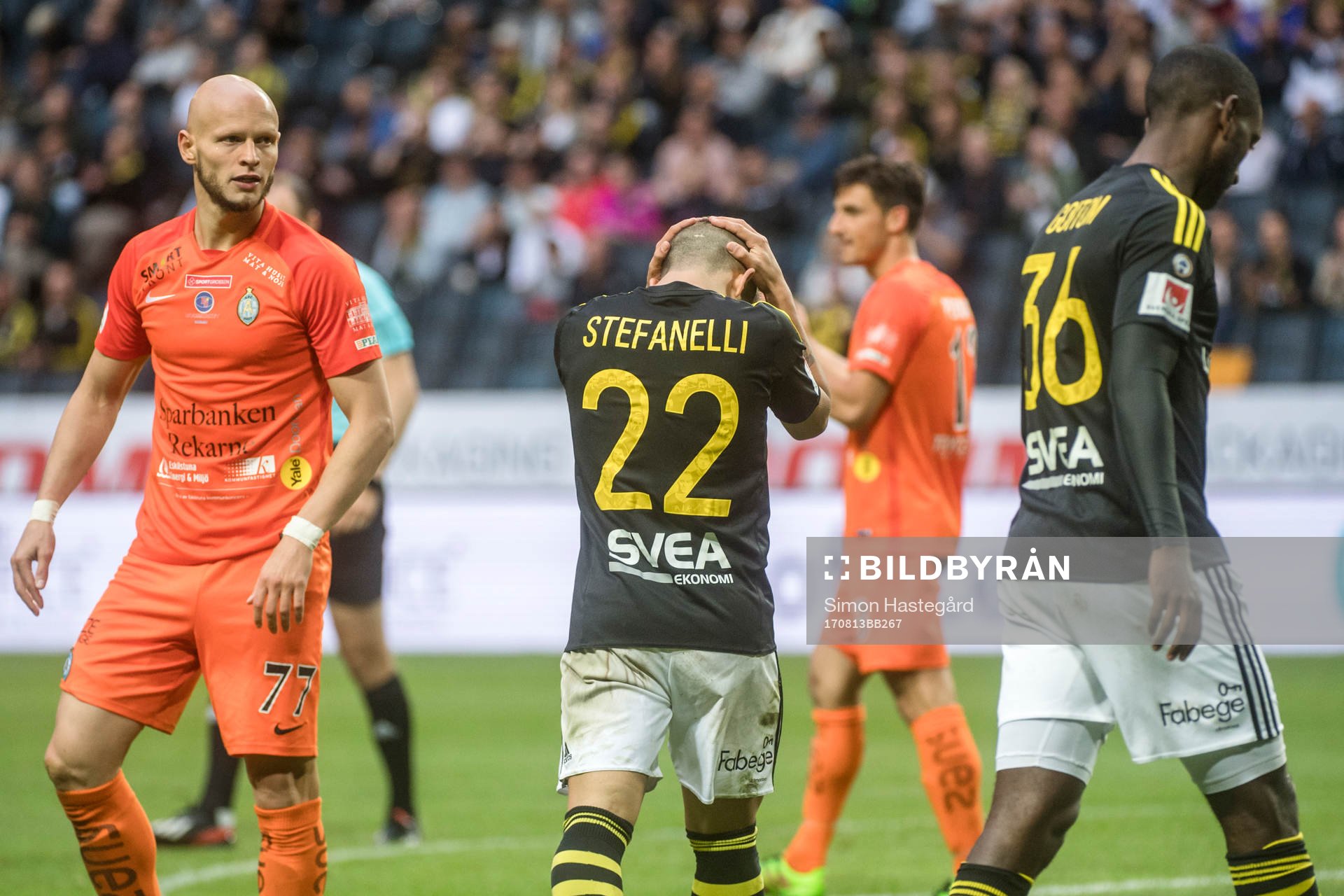 s Nicolas Marcelo Stefanelli  och Henok Goitom deppar