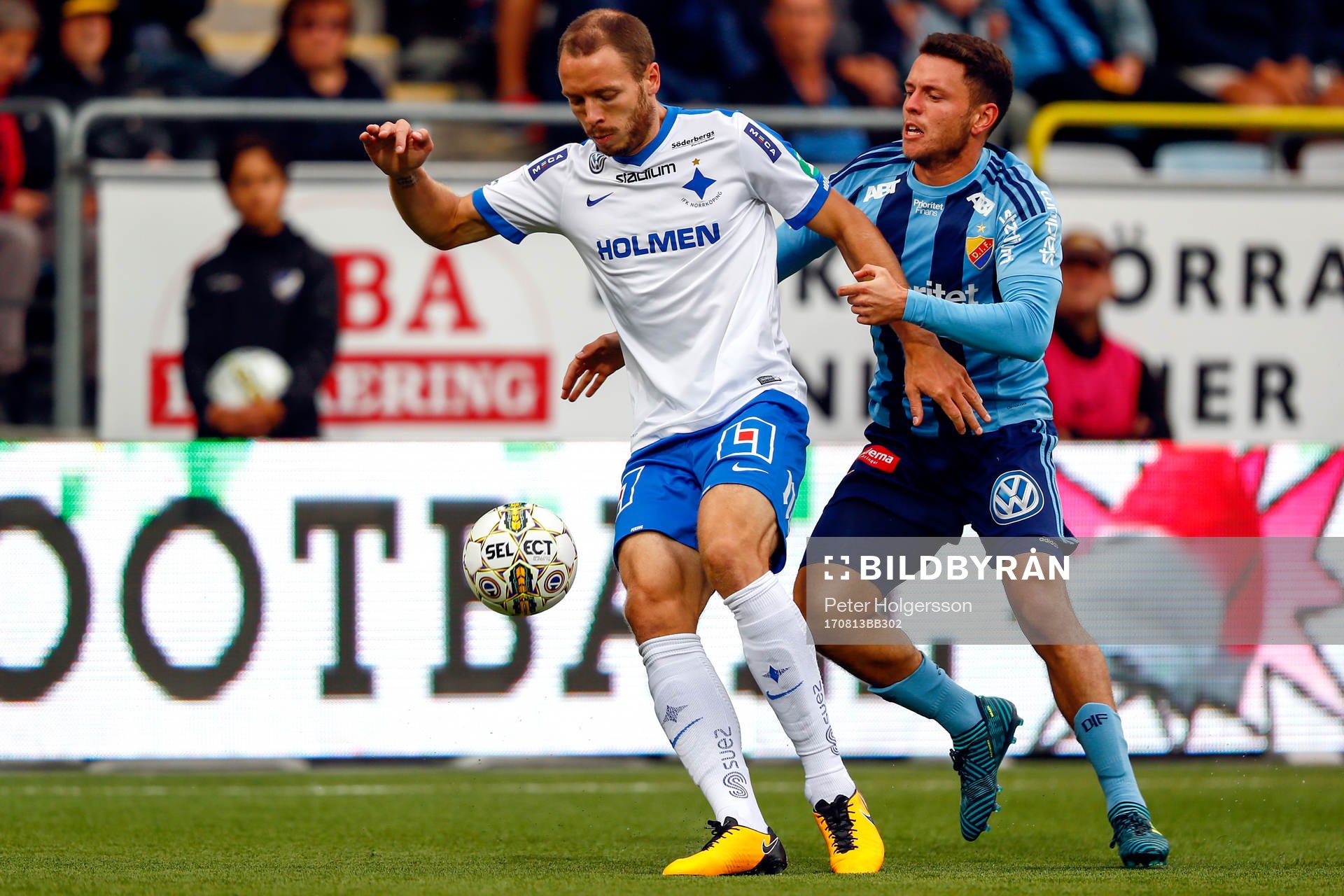 Norrköpings Jon Gudni Fjoluson och Djurgårdens Kerim
