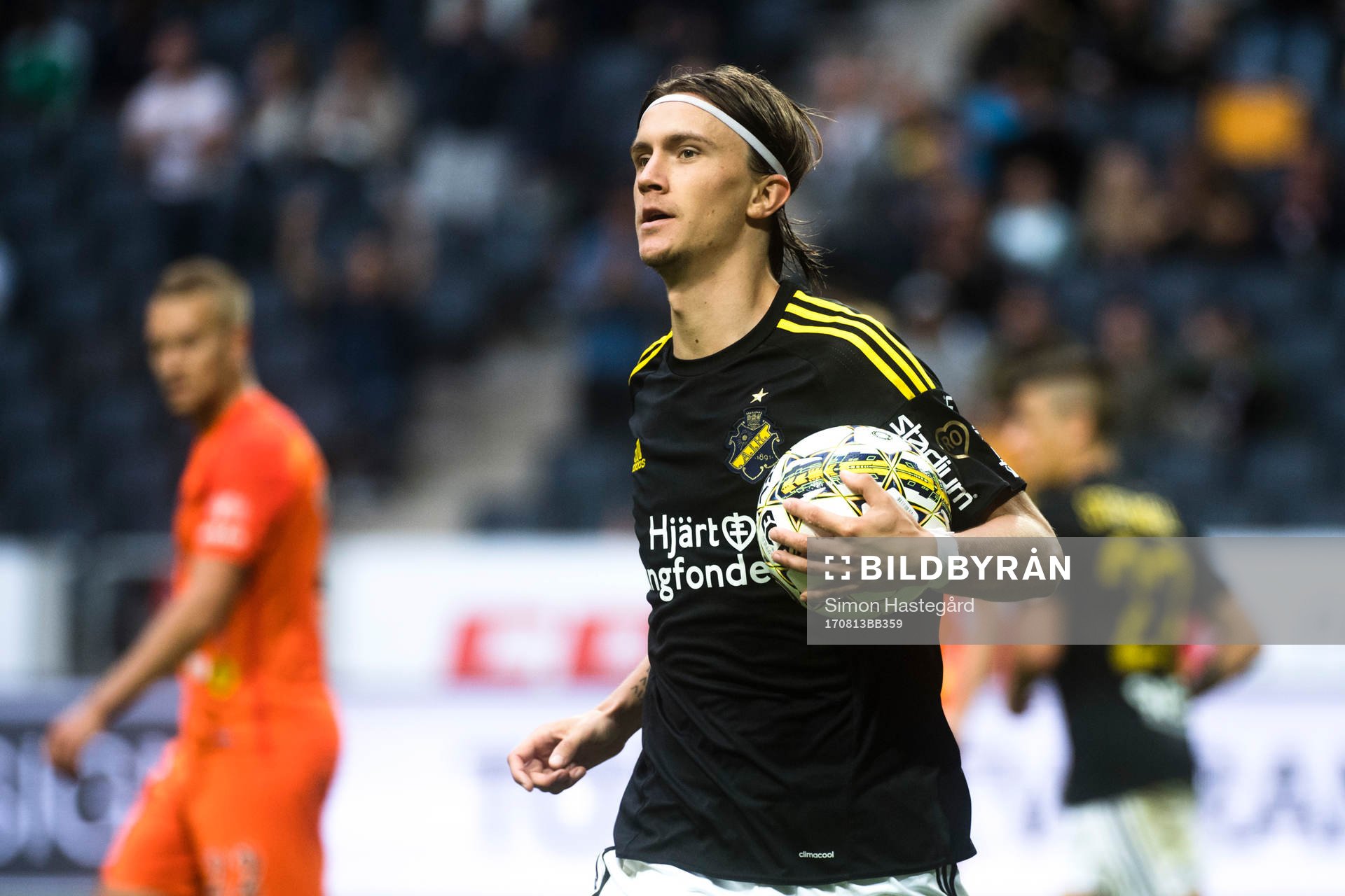 AIK:s Kristoffer Olsson jublar efter 1-1 under fotbollsmatchen i Allsvenskan mellan AIK och AFC Eskilstuna den 13 augusti 2017 i Stockholm.