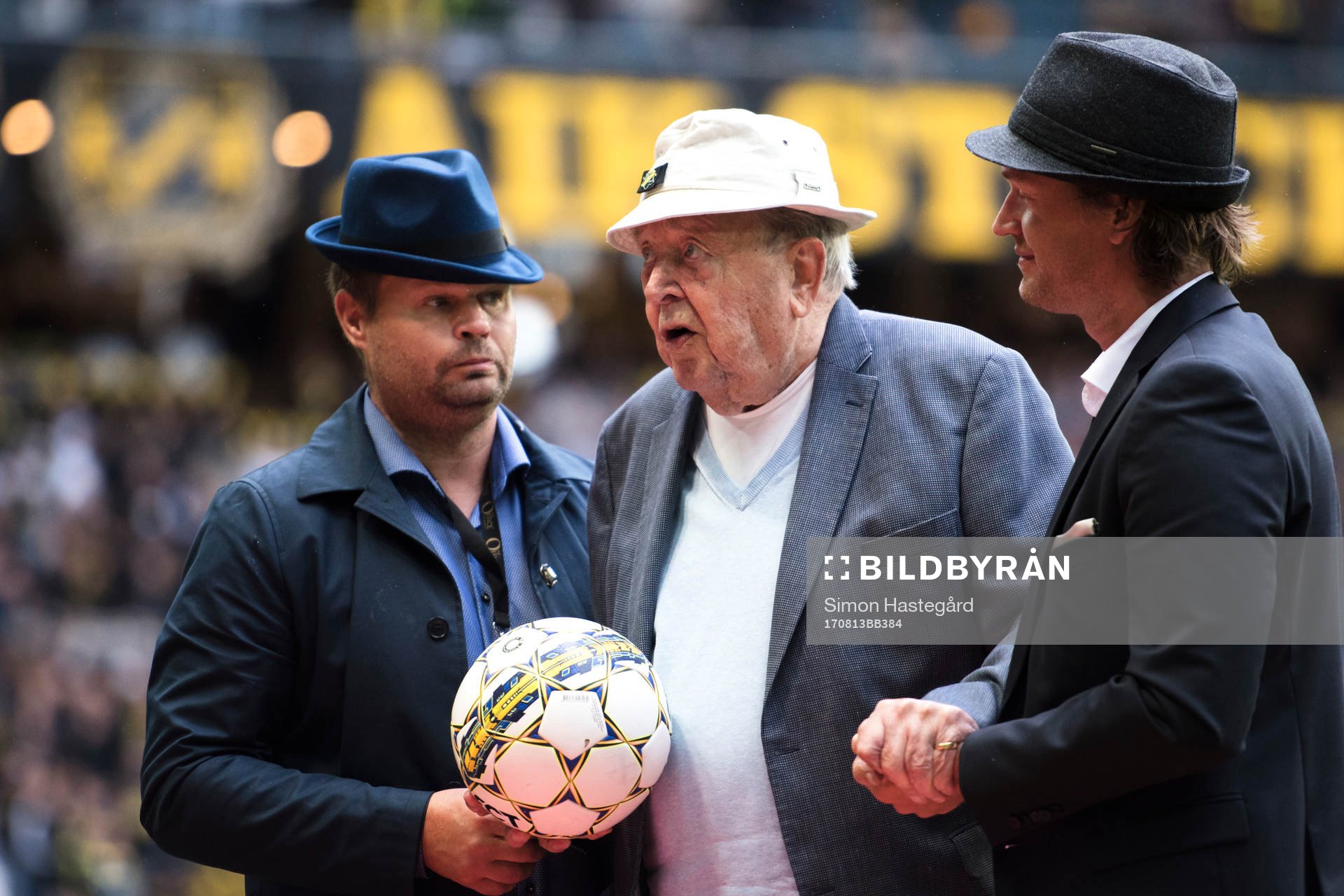 UEFAS före detta ordförande Lennart Johansson  före