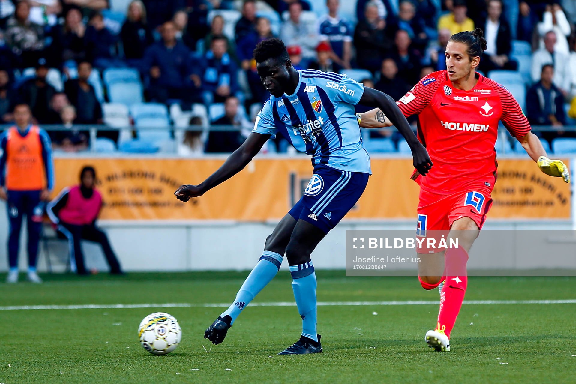 Djurgårdens Aliou Badji lurar Norrköpings målvakt David