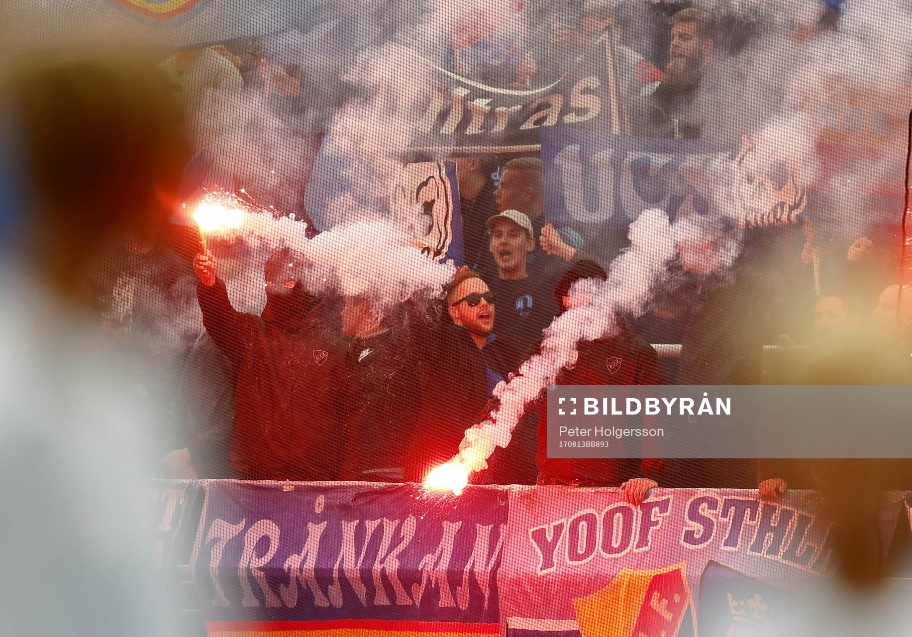 Pyroteknik bland Djurgårdens supporters