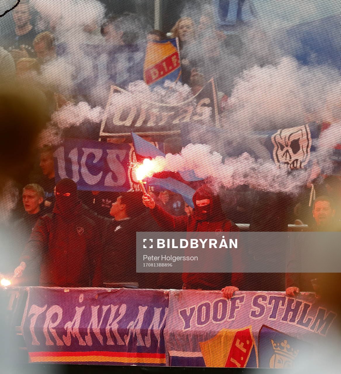 Pyroteknik bland Djurgårdens supporters