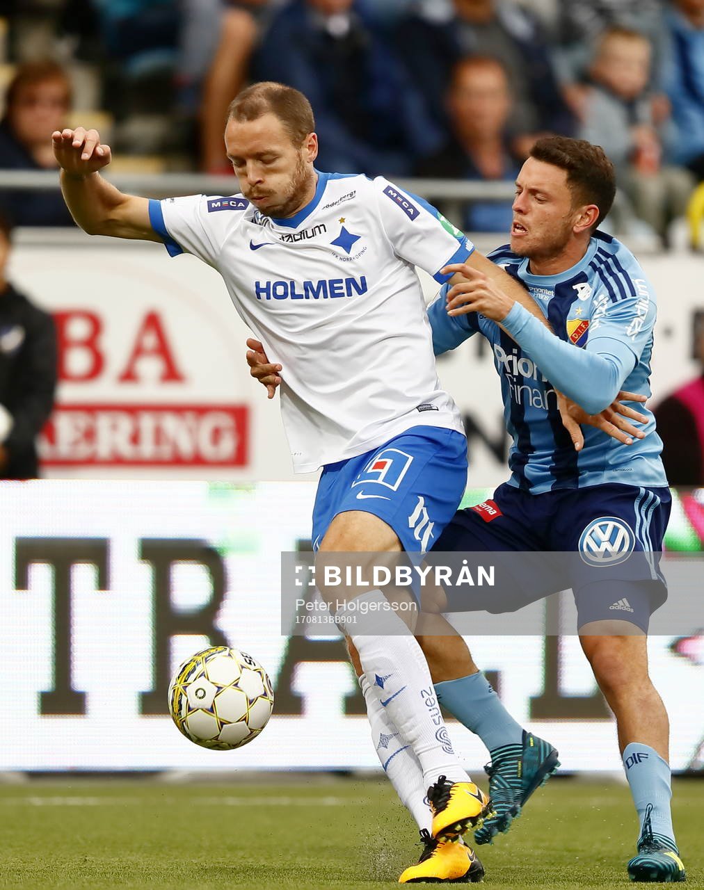 Norrköpings Jón Gudni Fjóluson och Djurgårdens Kerim