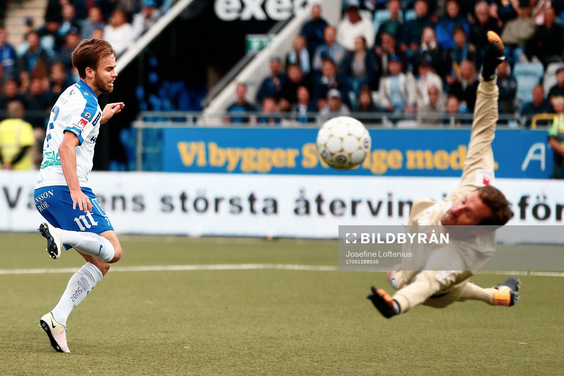 Norrköpings Andreas Blomqvist och Djurgårdens målvakt
