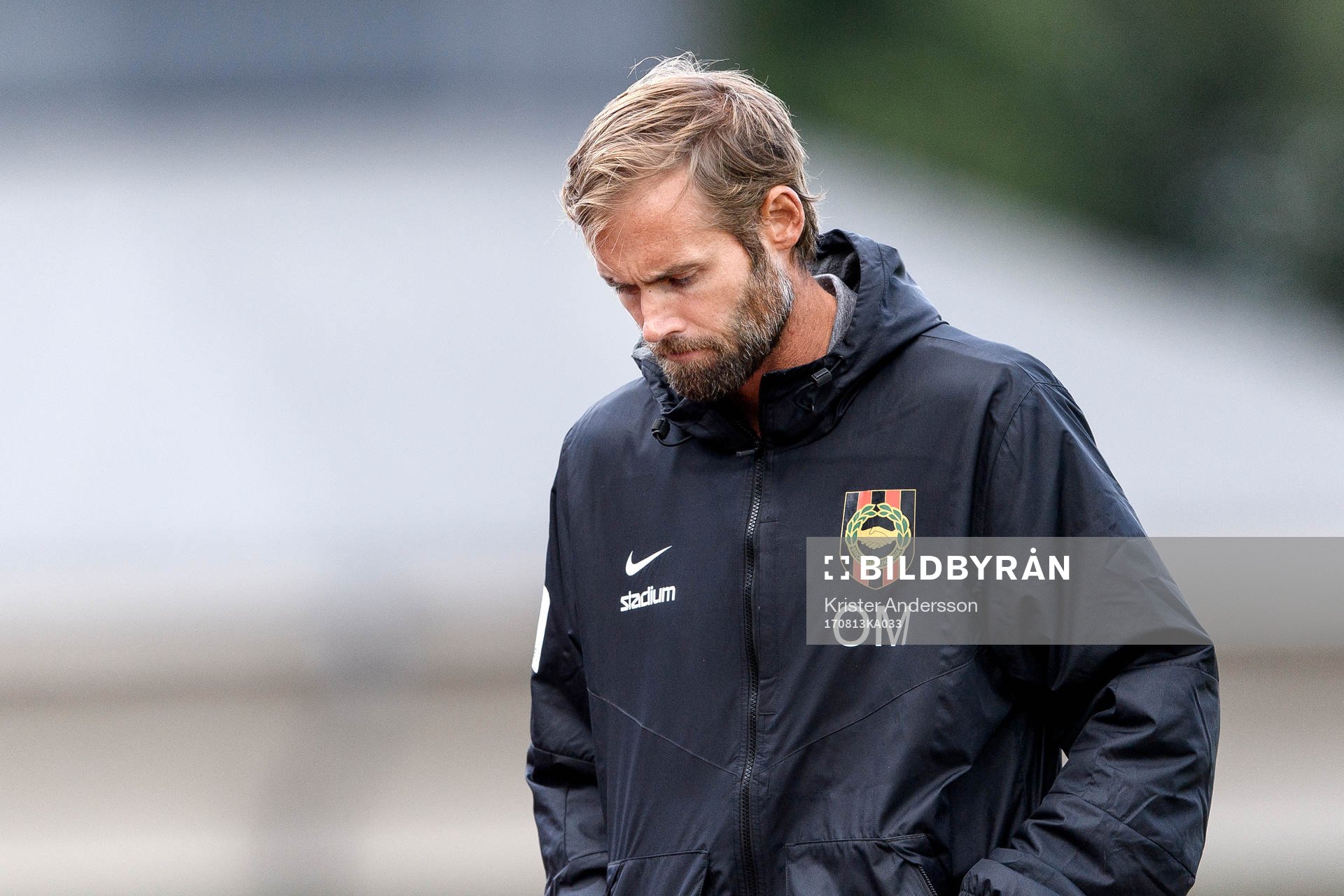Brommapojkarnas tränare Olof Mellberg deppar