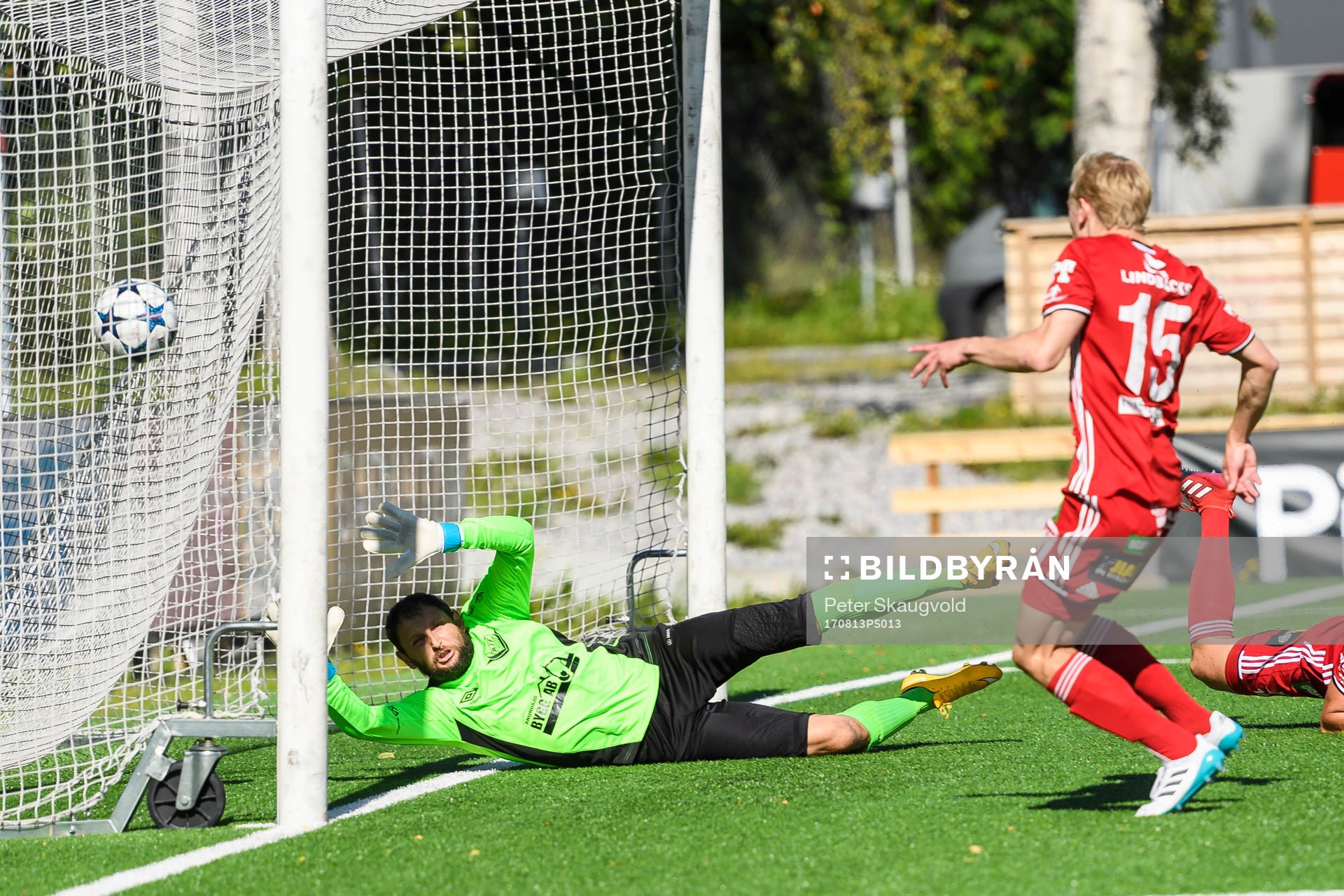 Piteås Johannes Lidström gör 1-0 bakom Anundsjös