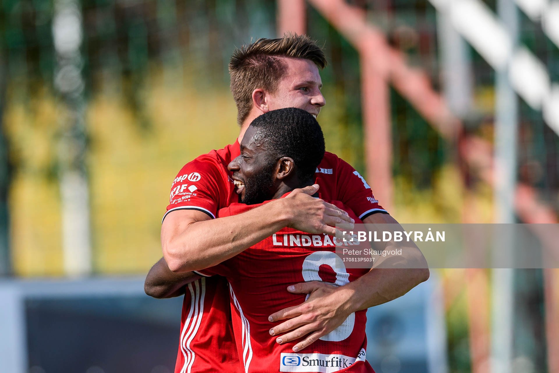 Piteås Samuel Naiwo jublar tillsammans med Joel Edström efter sitt 3-0 mål  under fotbollsmatchen i Division 2 Norrland mellan Piteå och Anundsjö den 13 Augusti 2017 i Piteå.