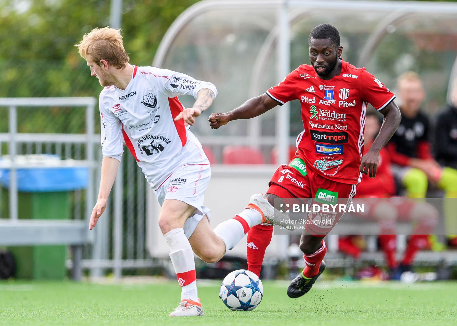 Piteås Samuel Naiwo med bollen