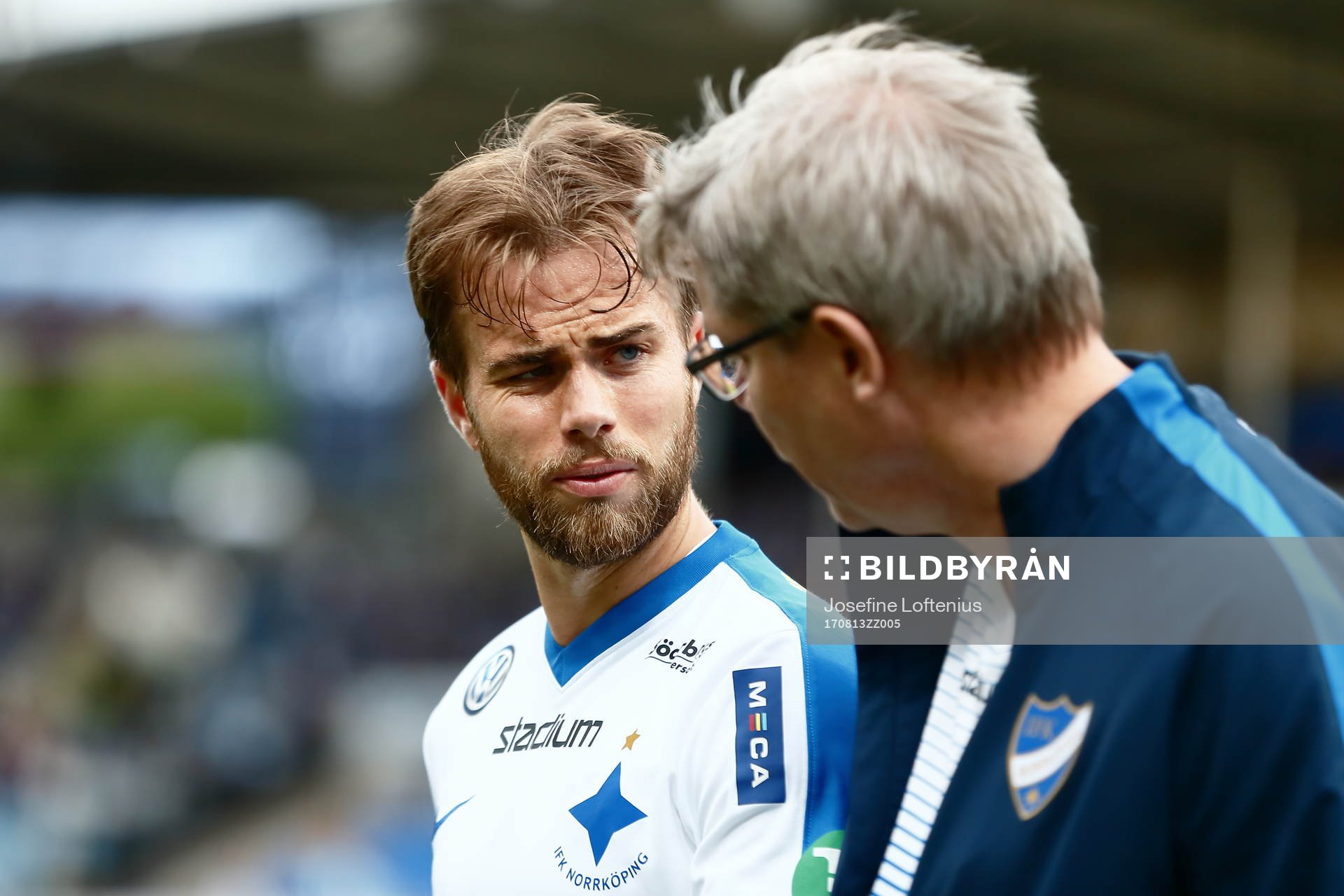 Norrköpings Andreas Blomqvist går av planen