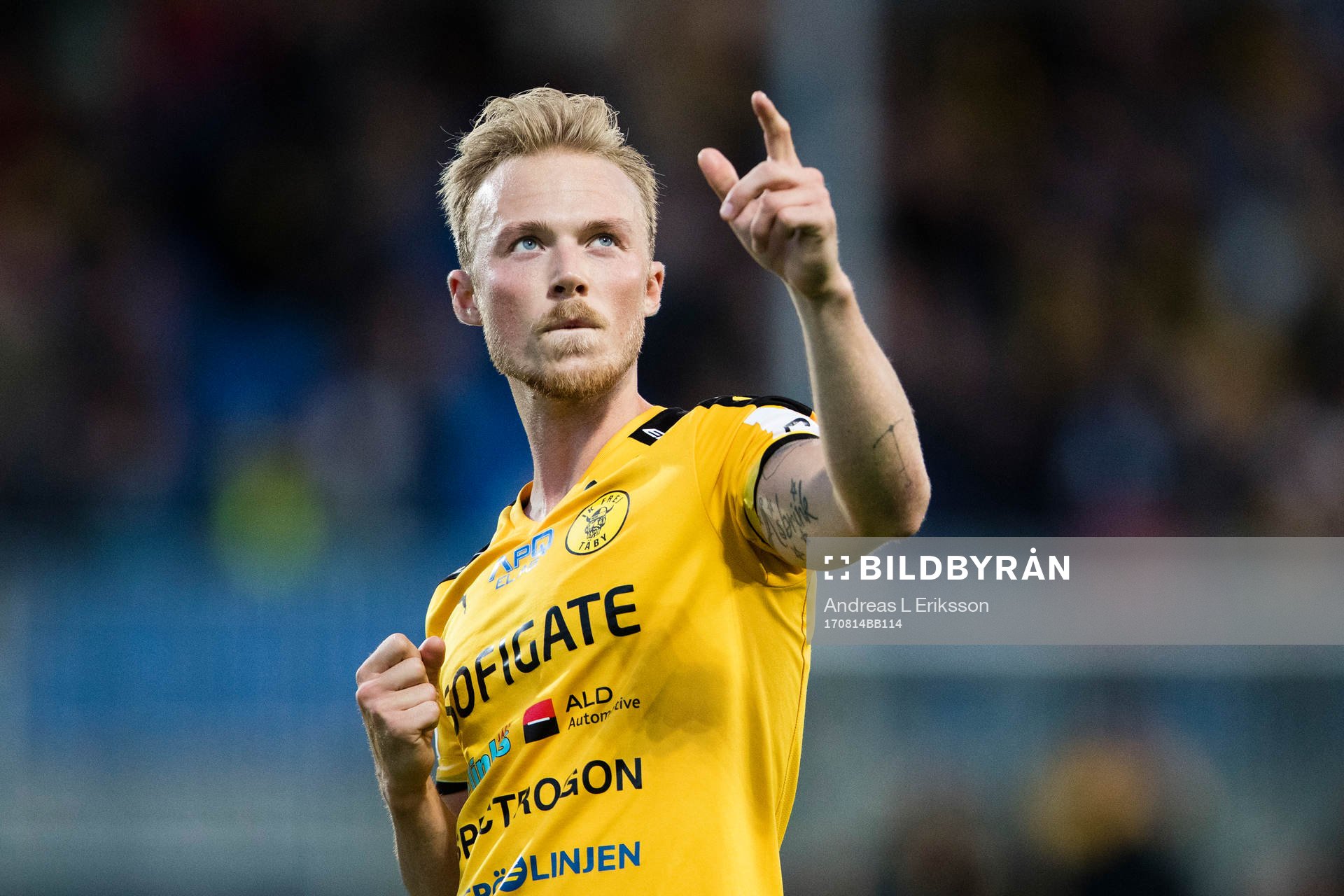 Frejs Pontus Åsbrink jublar