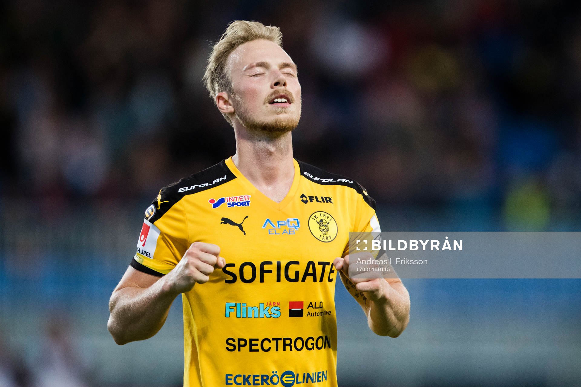 Frejs Pontus Åsbrink jublar