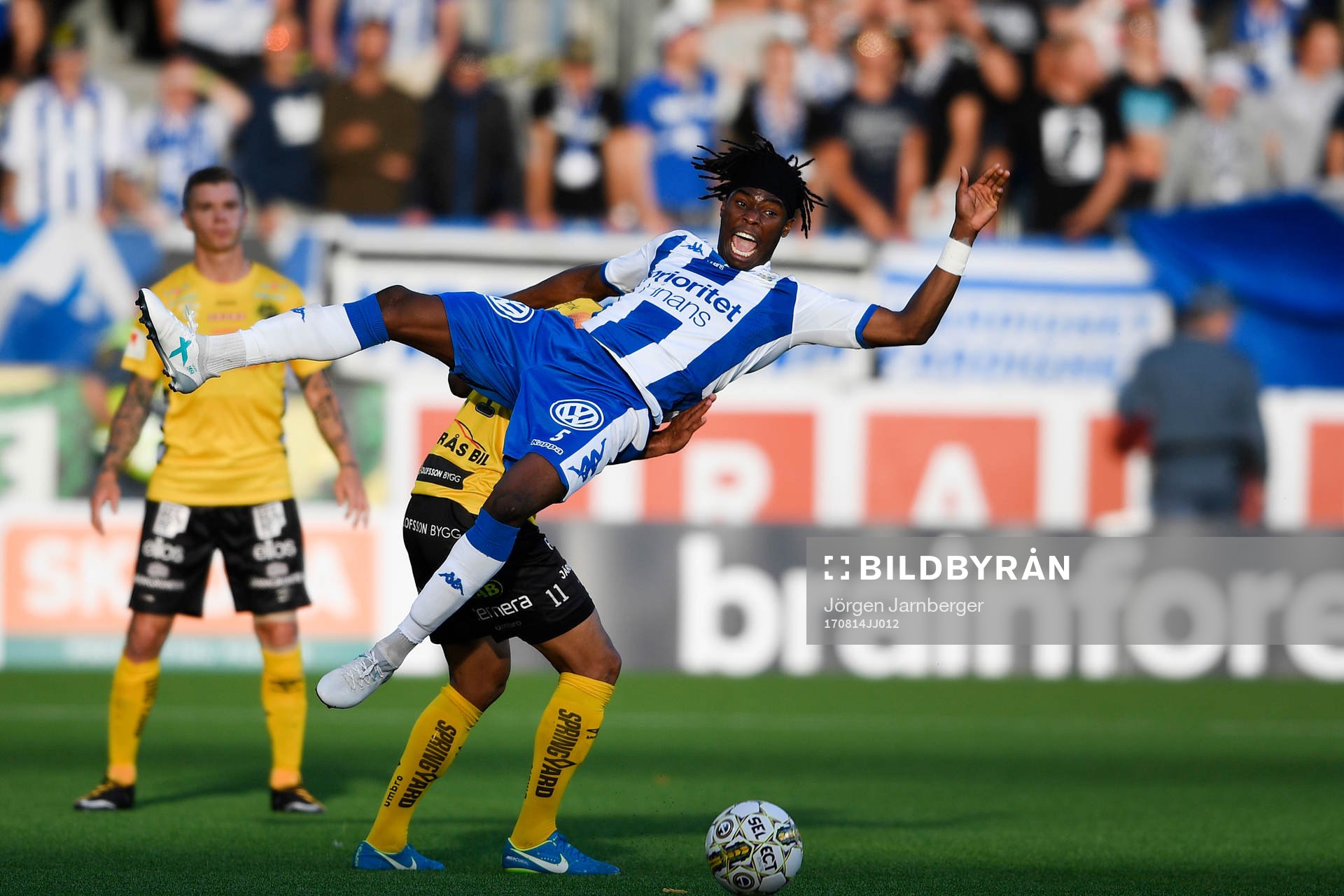 Elfsborgs Issam Jebali och IFK Göteborgs Sam Adekugbe