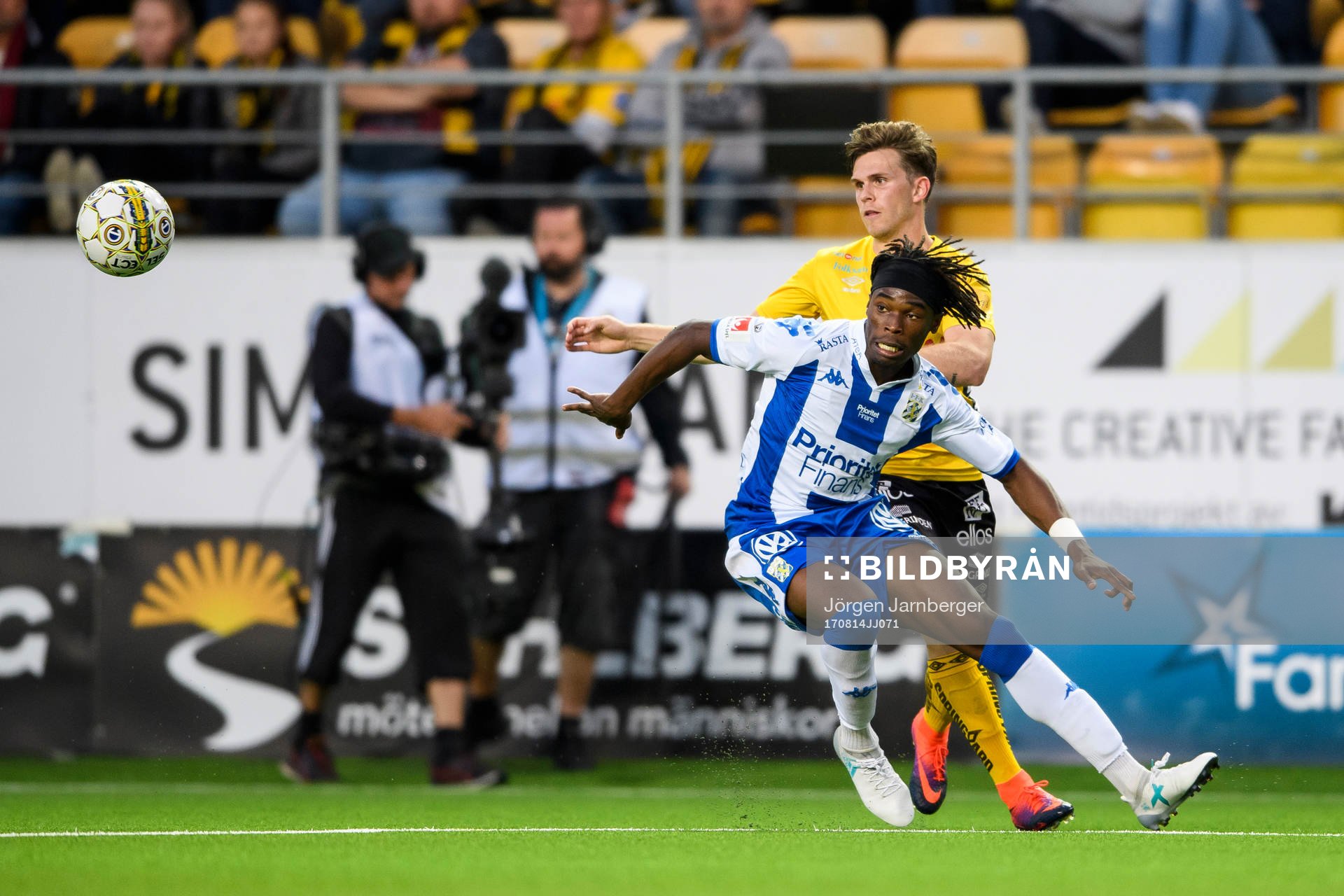 IFK Göteborgs Sam Adekugbe och Elfsborgs Jesper Manns