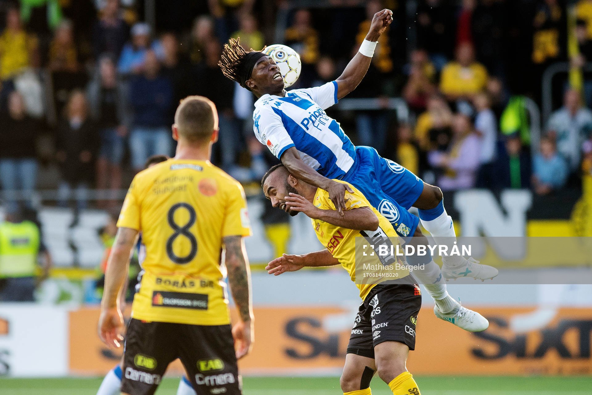 Elfsborgs Issam Jebali och IFK Göteborgs Vajebah Sakor i nickduell under fotbollsmatchen i Allsvenskan mellan Elfsborg och IFK Göteborg den 14 augusti 2017 i Borås.