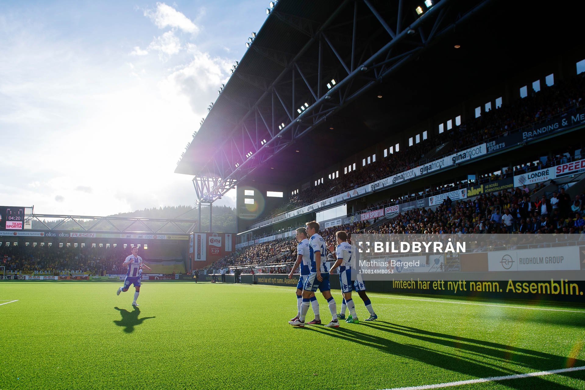 IFK Göteborgs spelare jublar med Tobias Hysén
