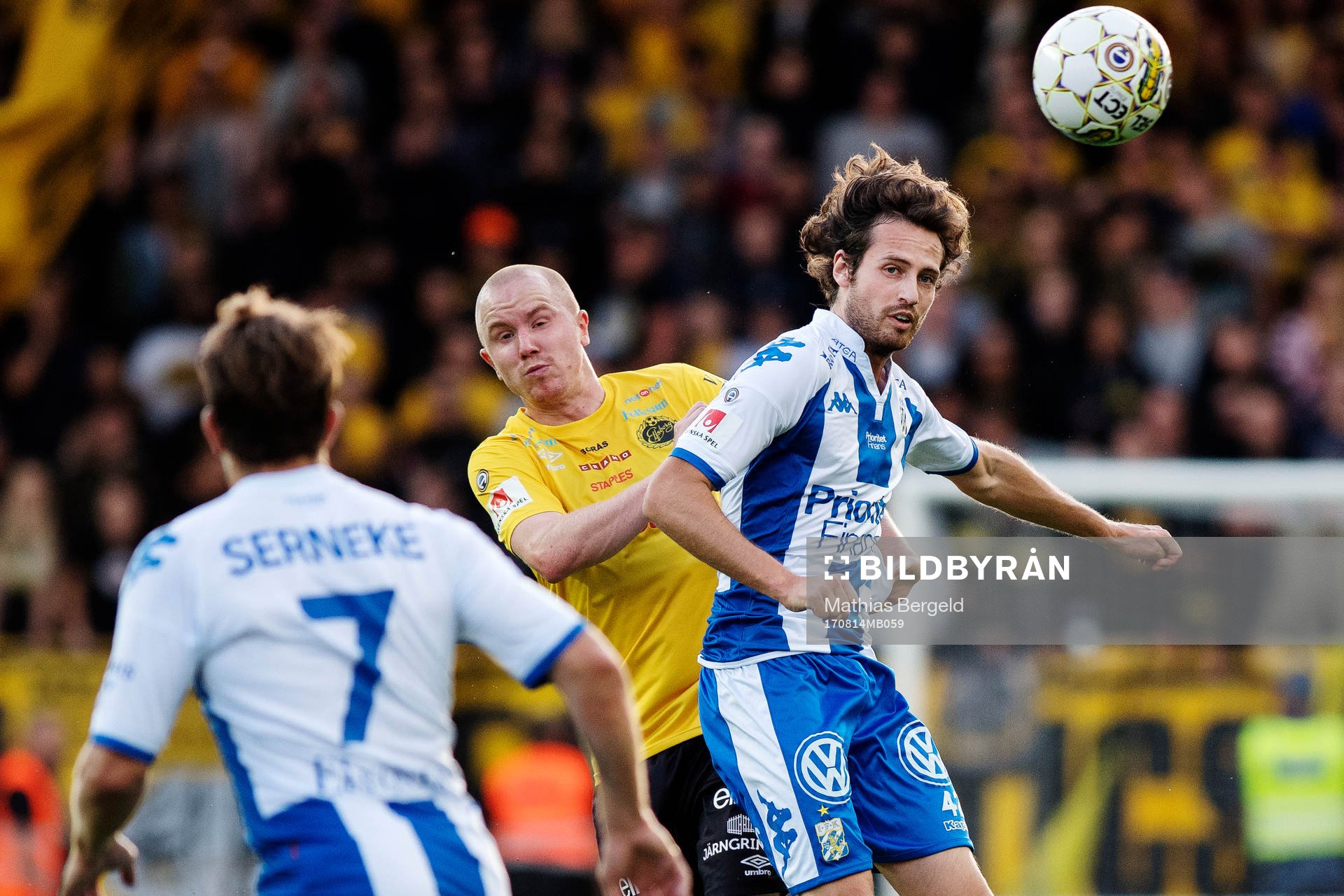 Elfsborgs Simon Lundevall i nickduell med IFK Göteborgs