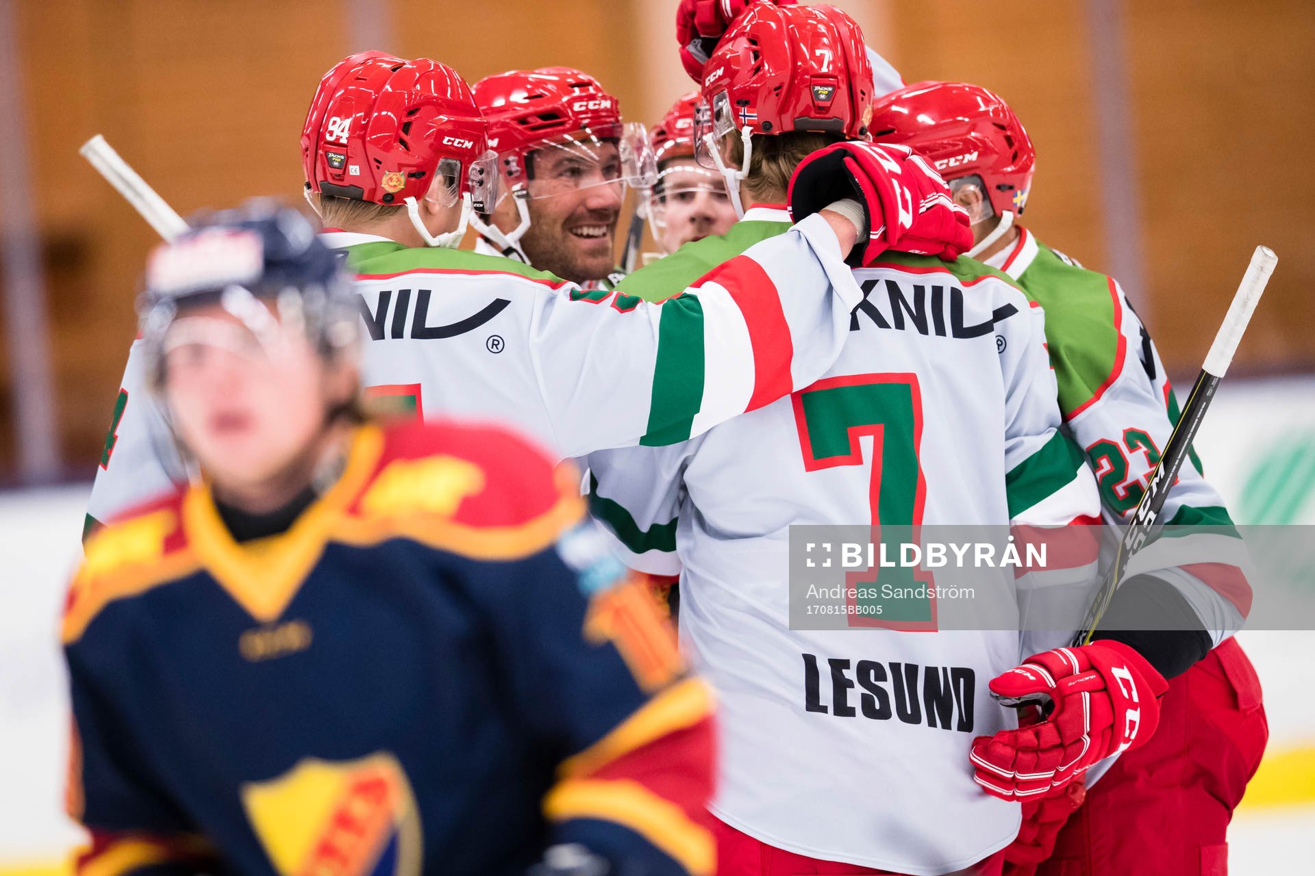Moras Erlend Lesund gör 0-1 och jublar med sina lagkamrater