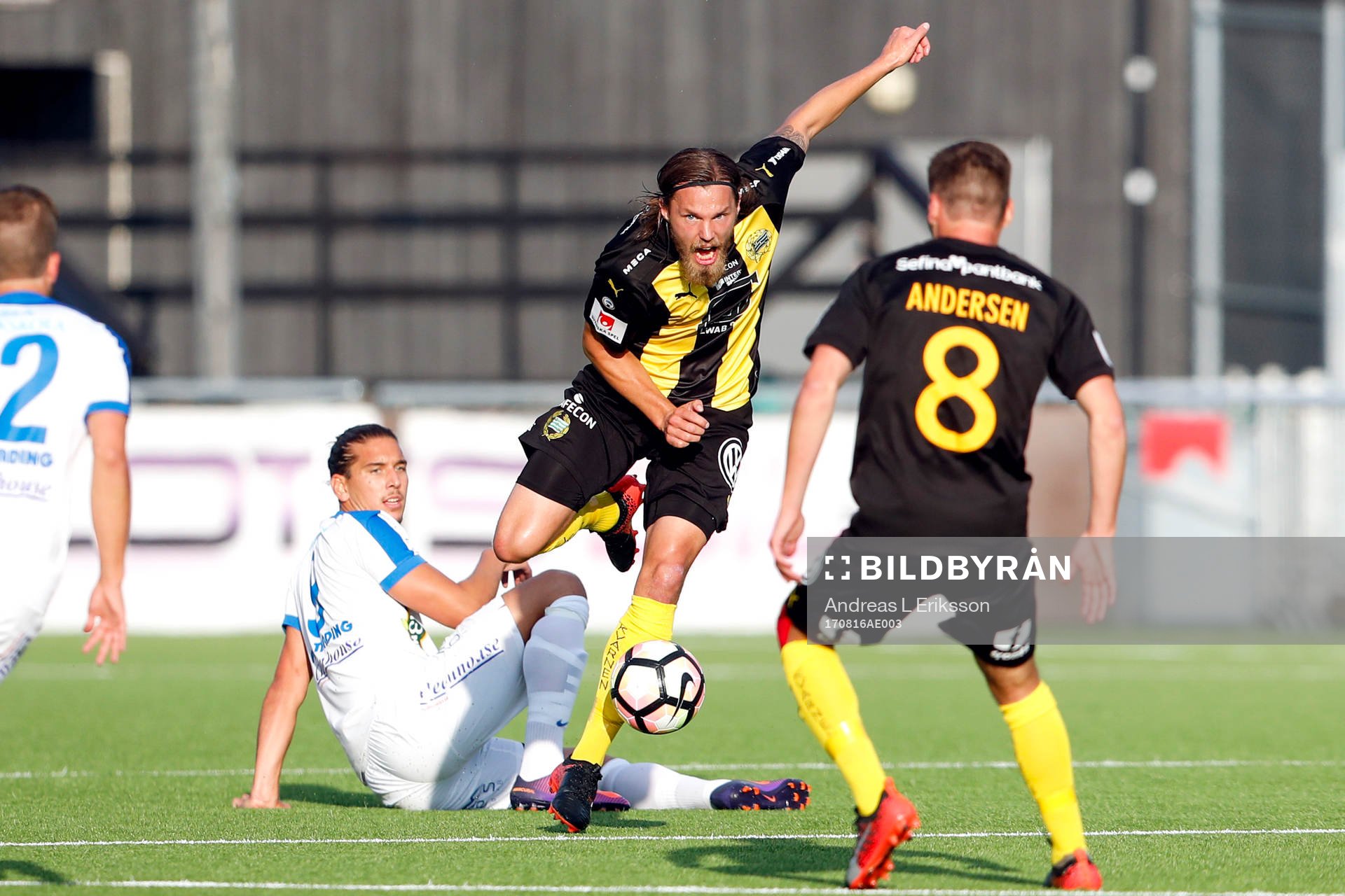Akropolis Nikola Vasic och Hammarbys Björn Paulsen