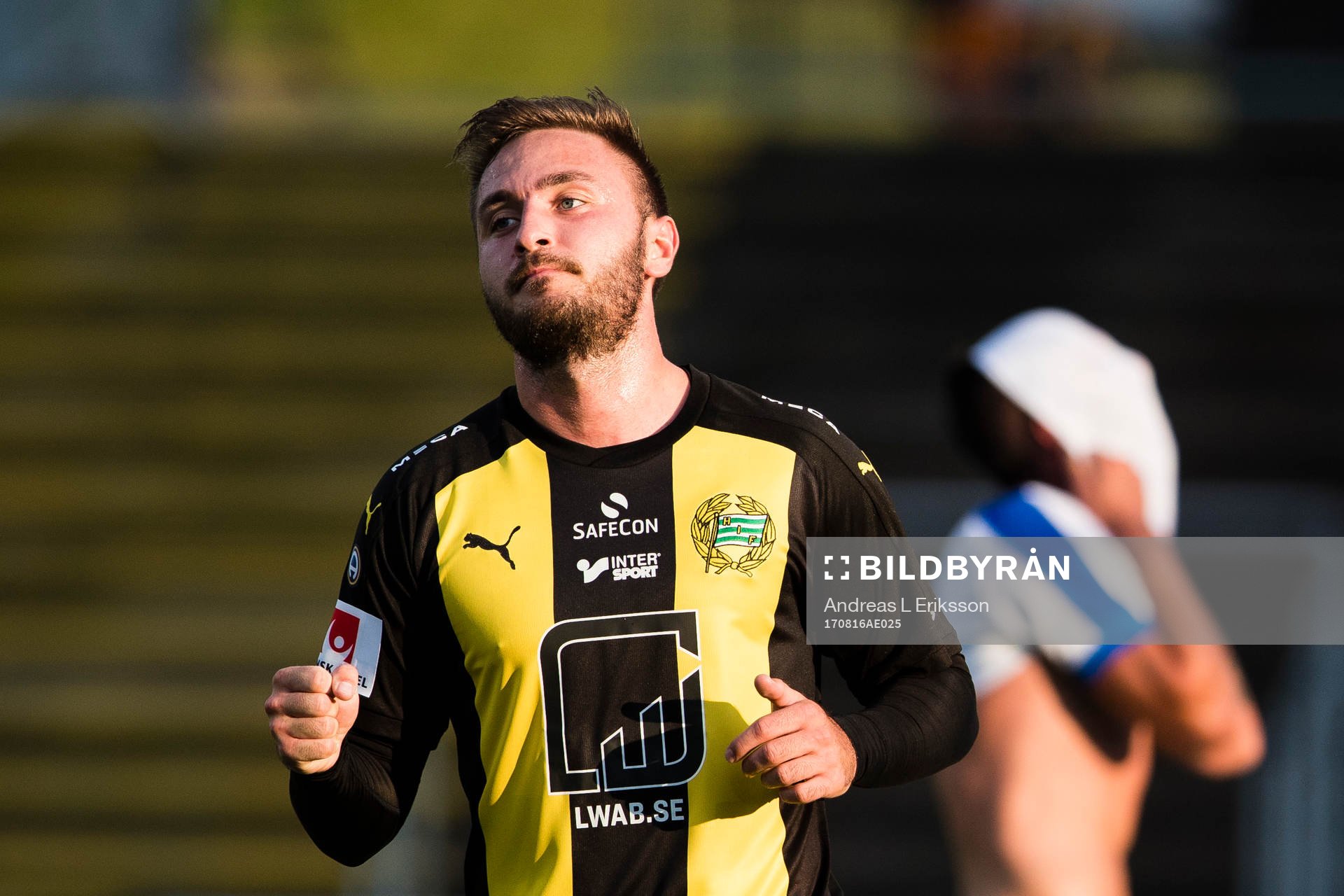 Hammarbys Muamer Tankovic jublar efter att ha gjort 1-2 för Hammarby under fotbollsmatchen i Svenska cupen mellan Akropolis och Hammarby den 16 augusti 2017 i Stockholm. 