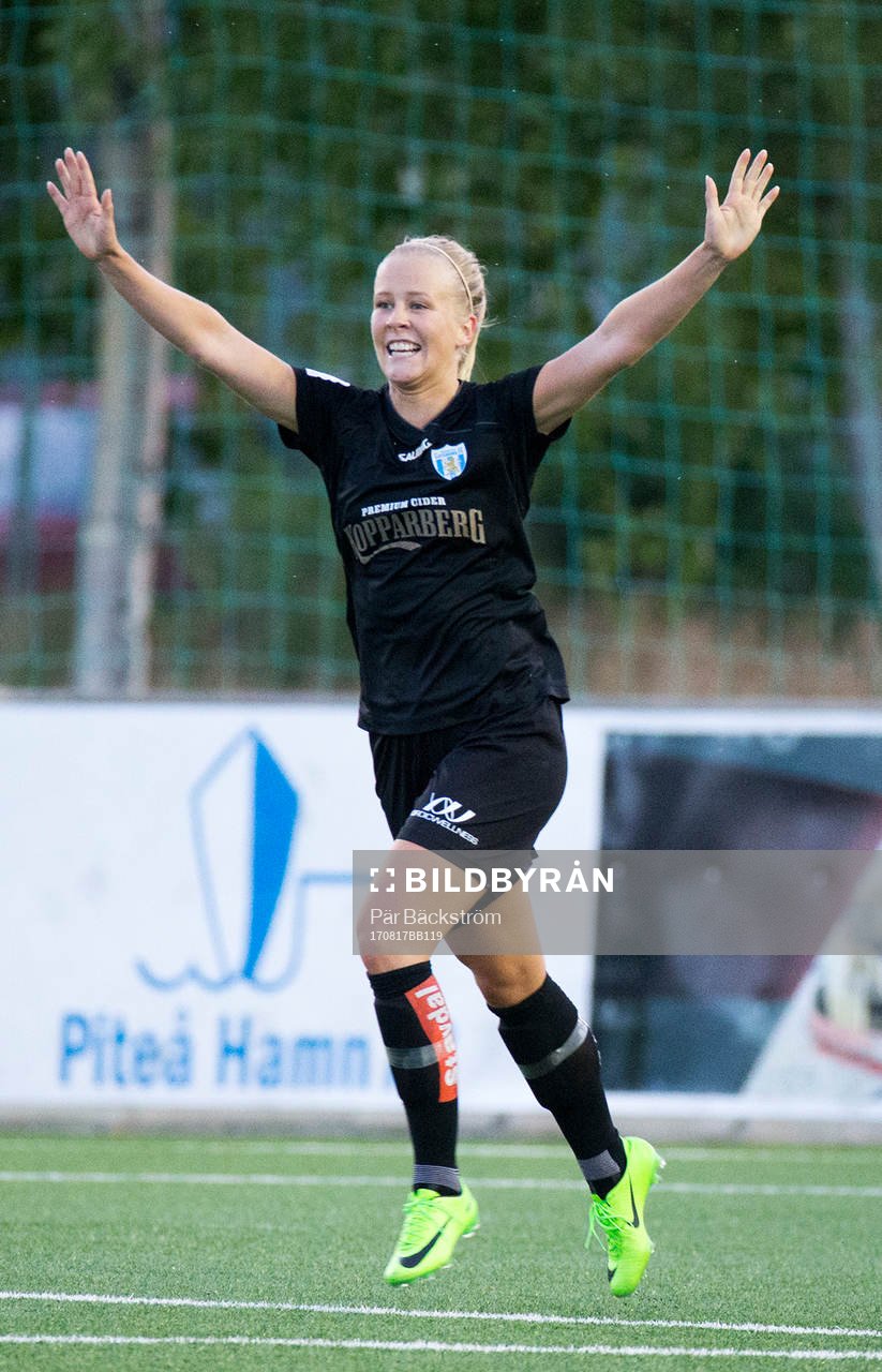 Göteborgs Adelina Engman jublar