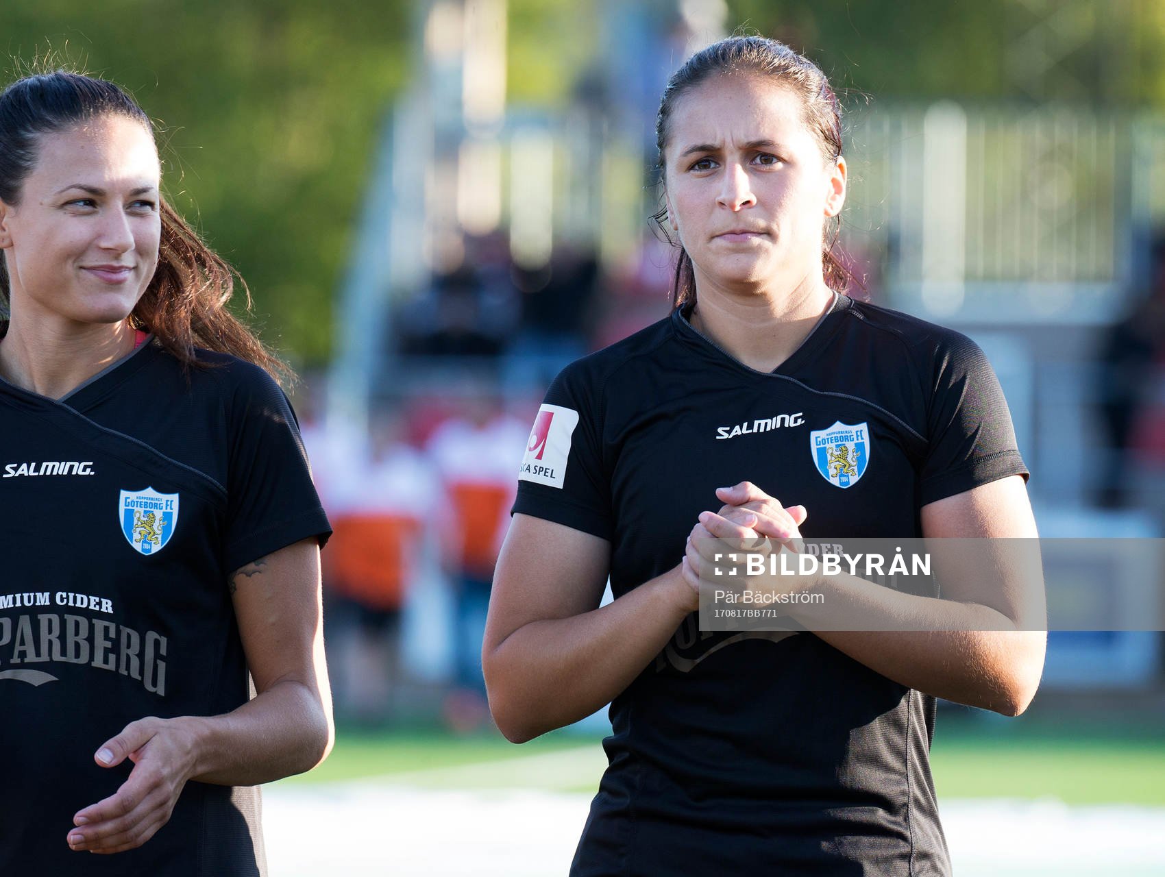 Göteborgs Beata Kollmats och Taylor Leach under fotbollsmatchen i damallsvenskan mellan Piteå och Kopparbergs/Göteborg den 17 augusti 2018 i Piteå.