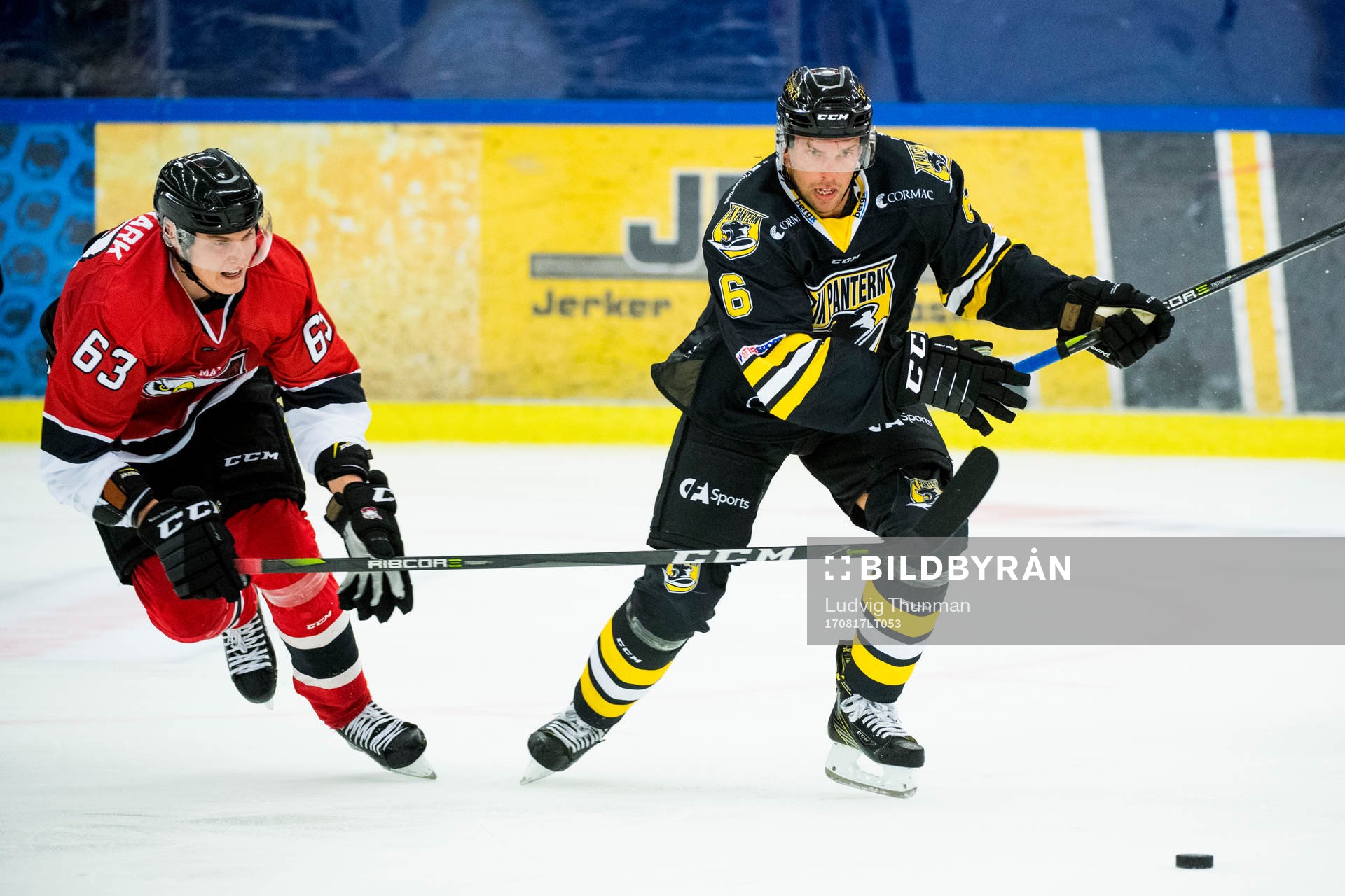 Malmö Redhawks Fredrik Händemark jagar Panterns Anders