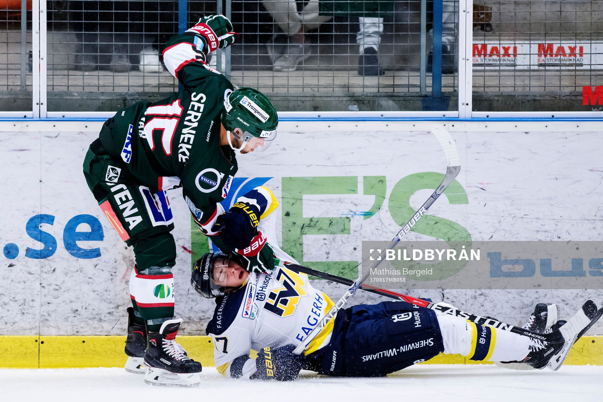 s Isac Brännström i närkamp