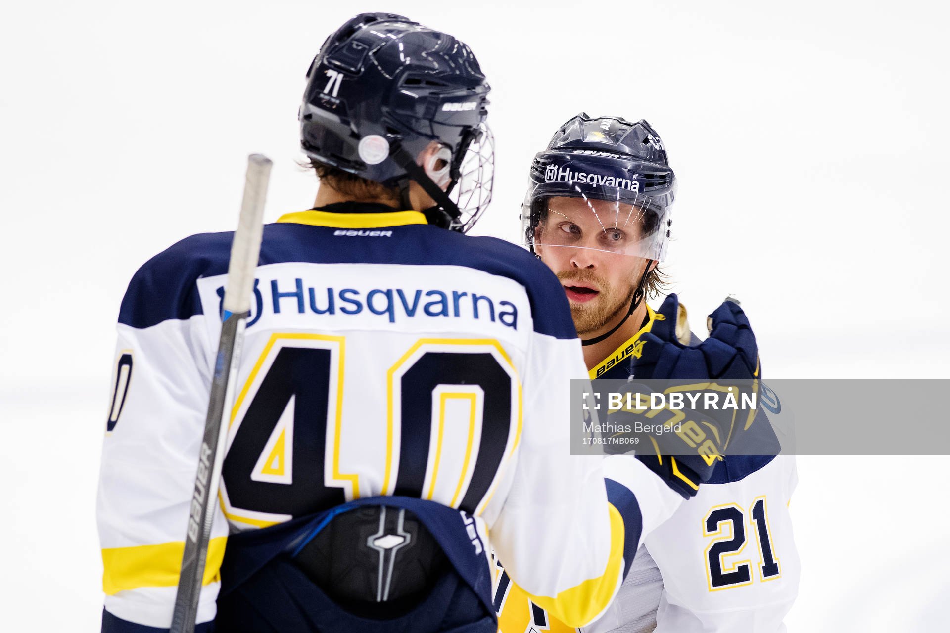 s David Gustafsson jublar med Mattias Tedenby