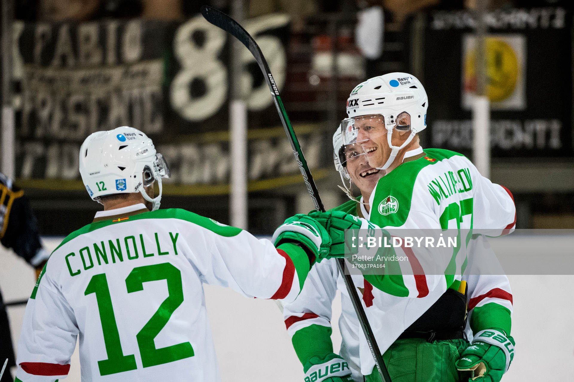 Rögles Jesper Williamsson jublar med Jack Connolly och