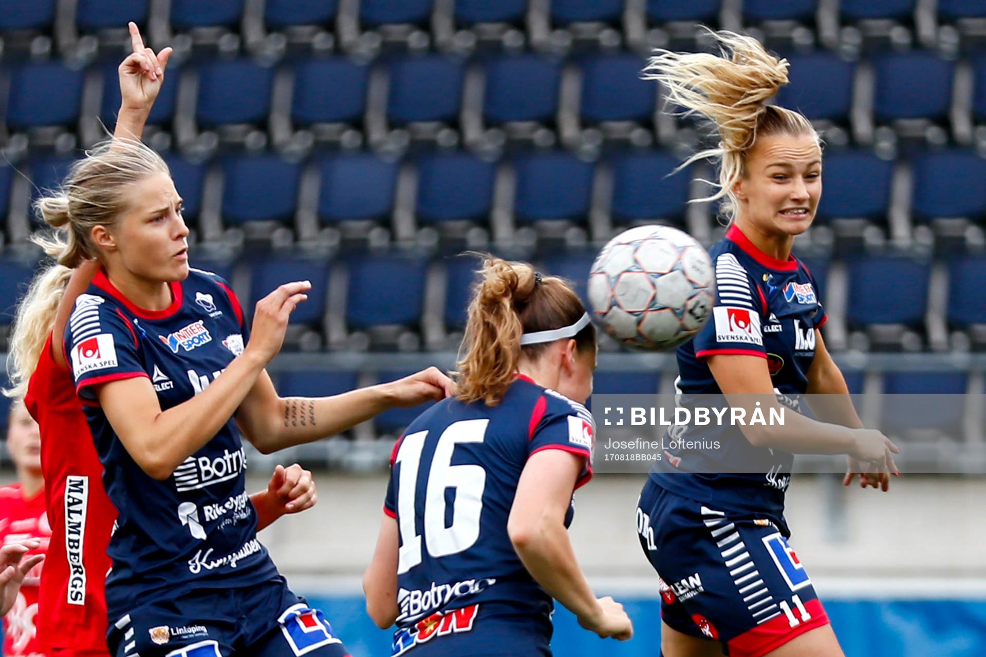 Linköpings Nicoline Sörensen nickar in 1-0