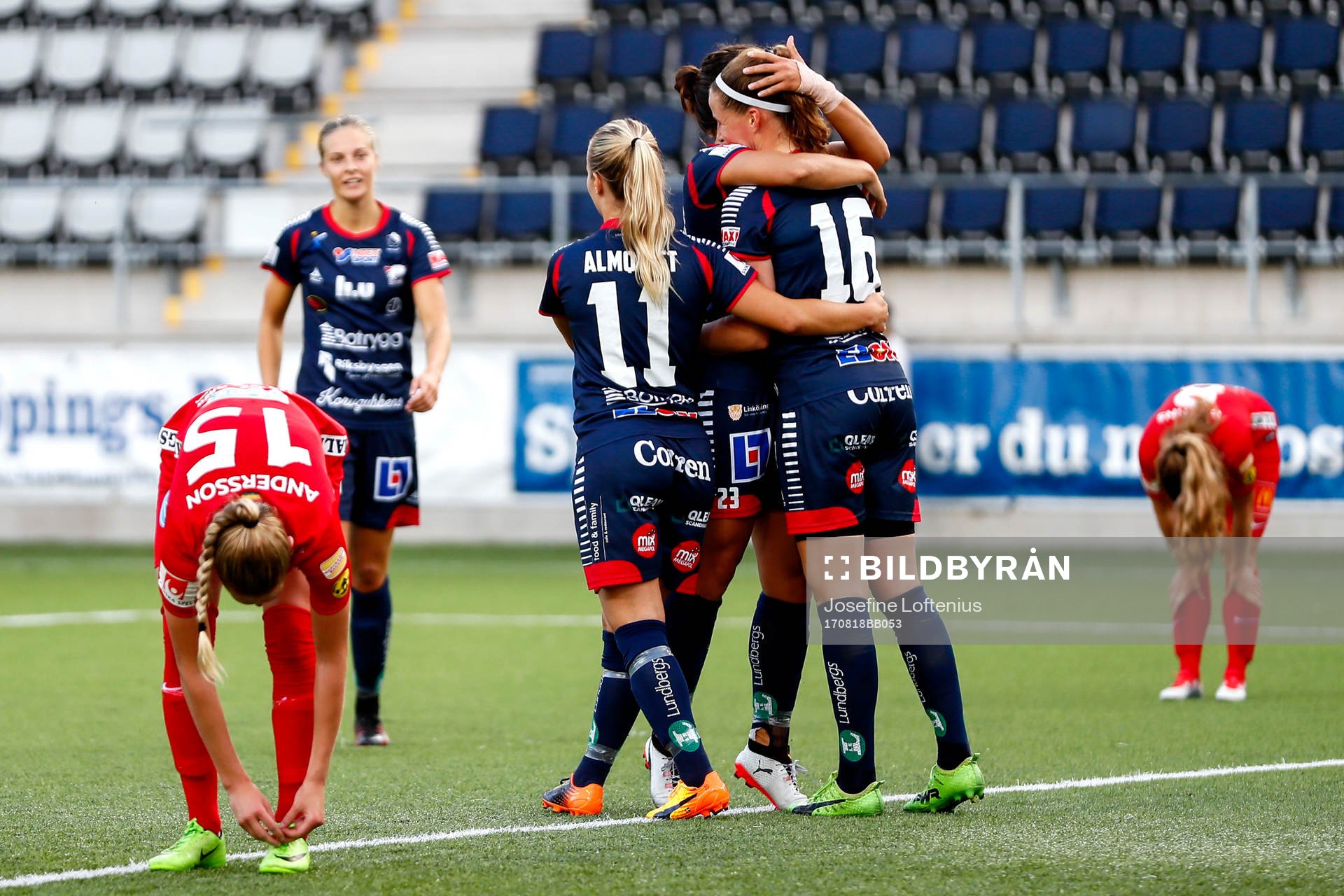 Linköpings Nicoline Sörensen och Tove Almqvist jublar