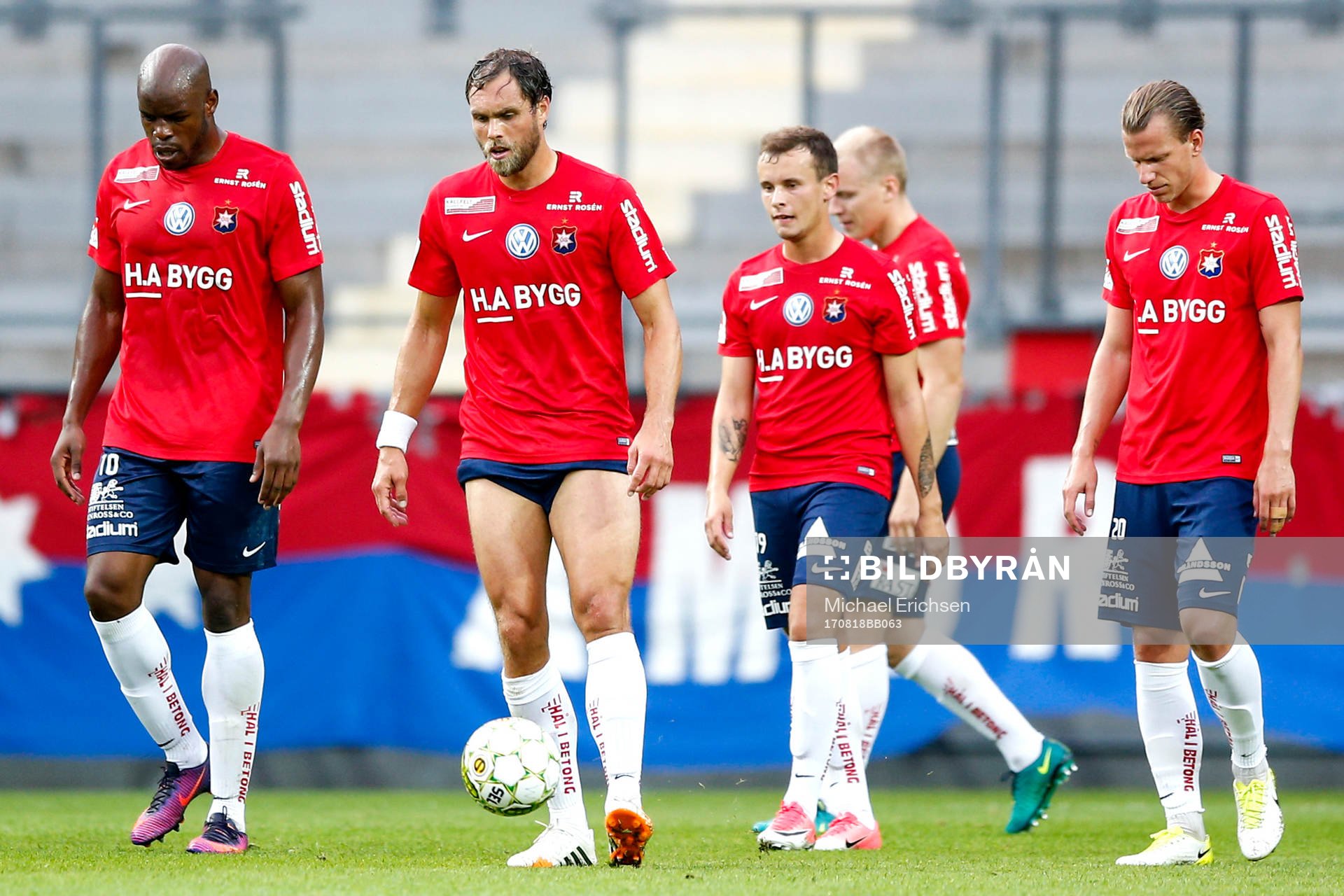Örgrytes Hakeem Araba och Johan Elmander deppar
