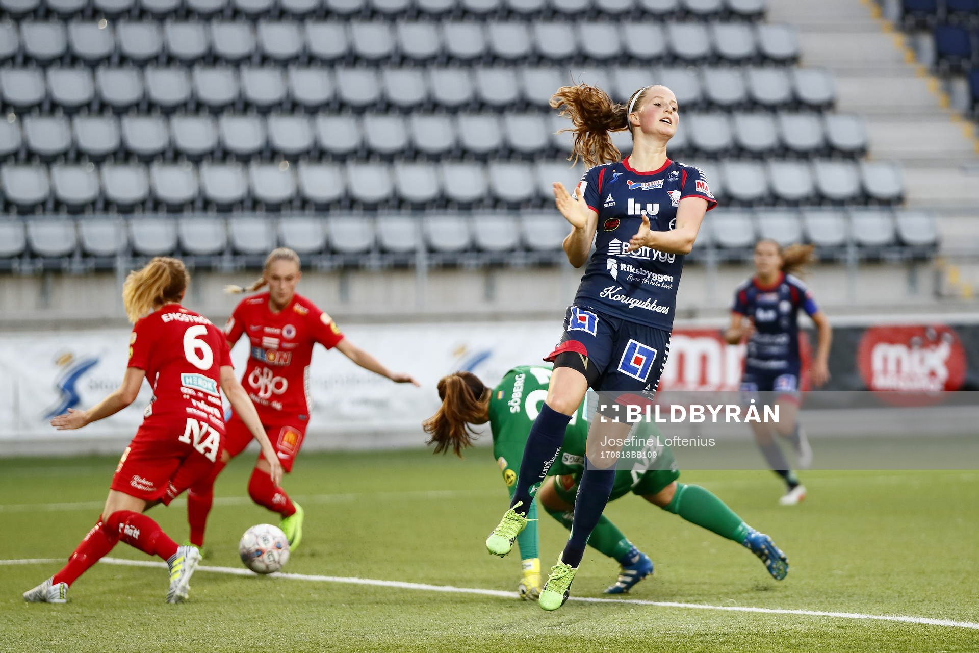 Linköpings Nicoline Sörensen reagerar