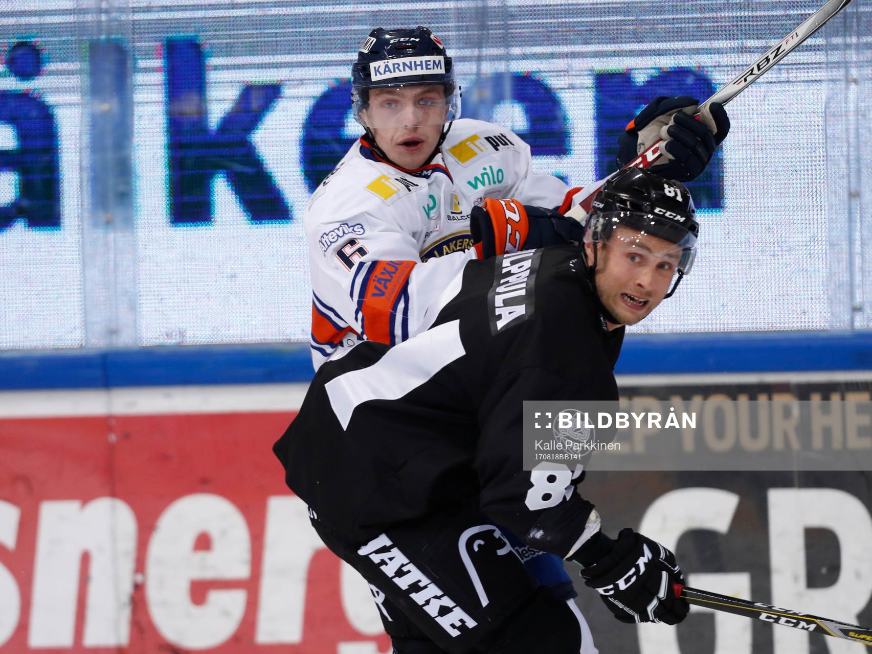 v6	Linus Högberg #6, Växjö Lakers and Ilari Filppula, TPS