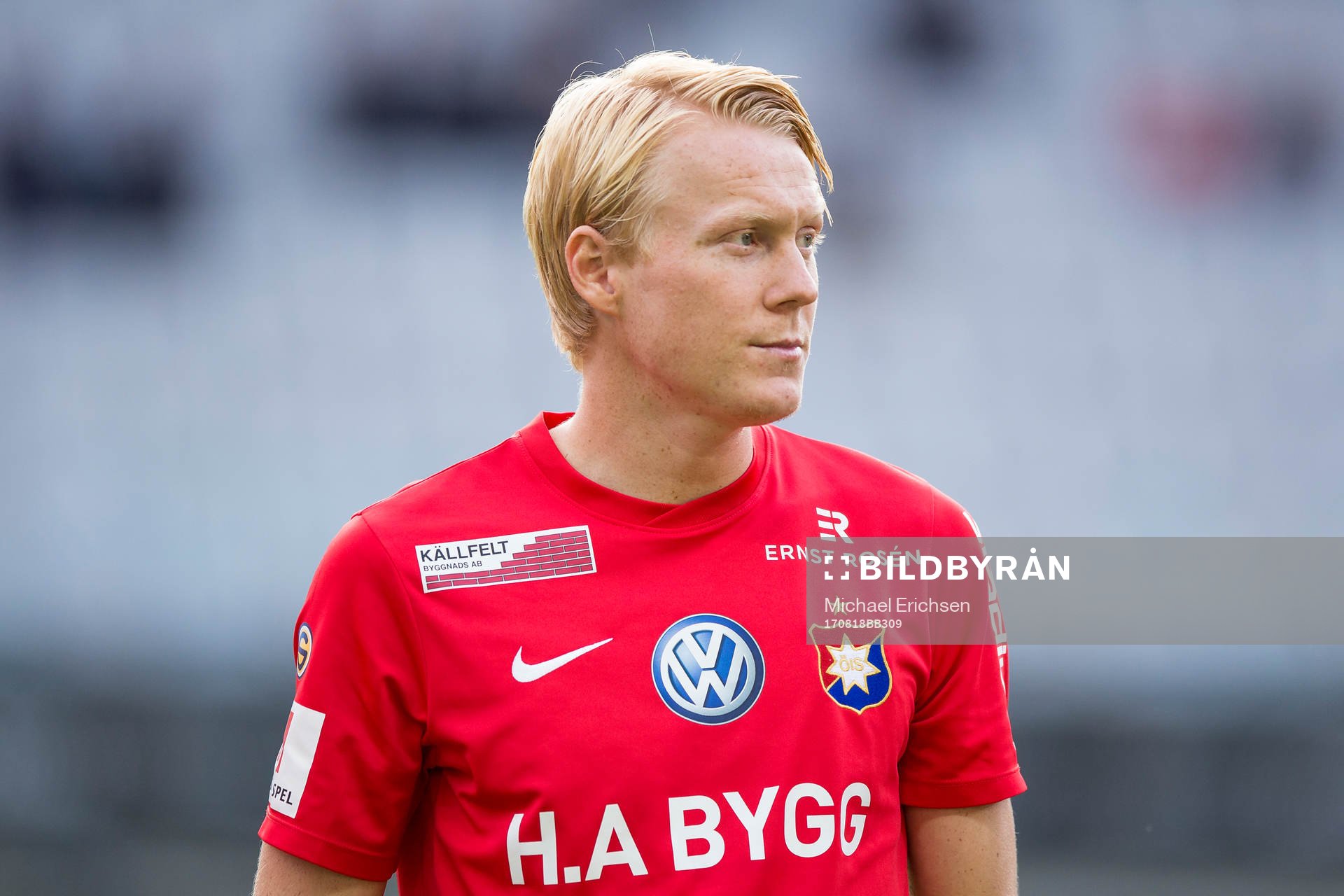Örgrytes Emil Skogh på line up innan fotbollsmatchen i
