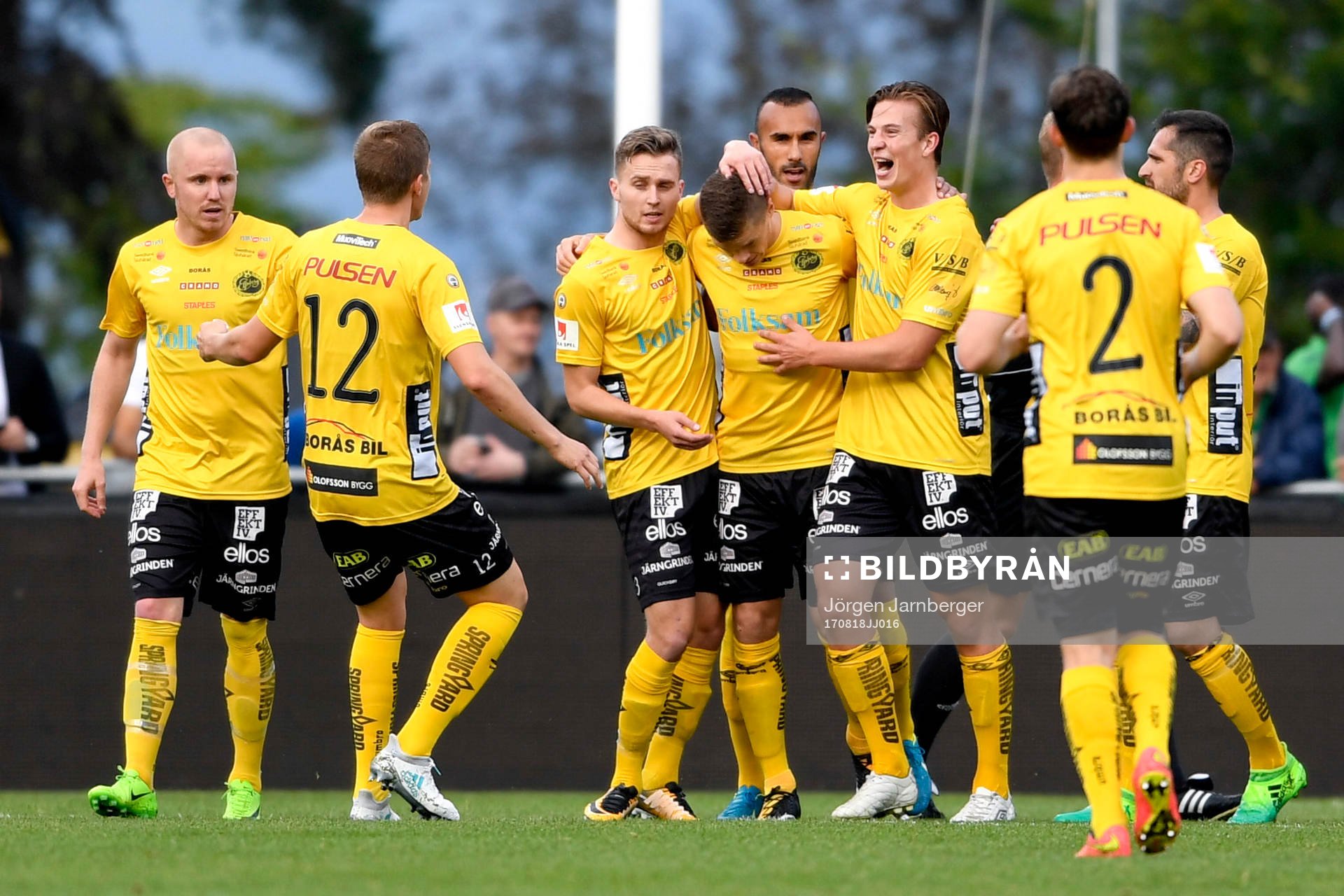 Elfsborgs Samuel Holmén jublar med lagkamrater