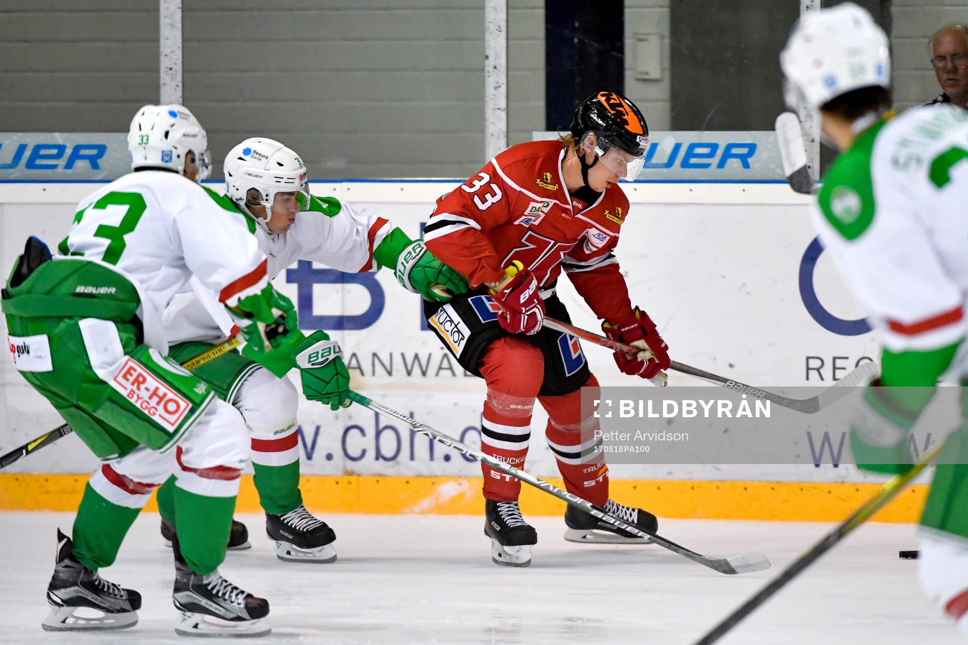 Rögles Filip Karlsson och Örebros Christopher Mastomäki