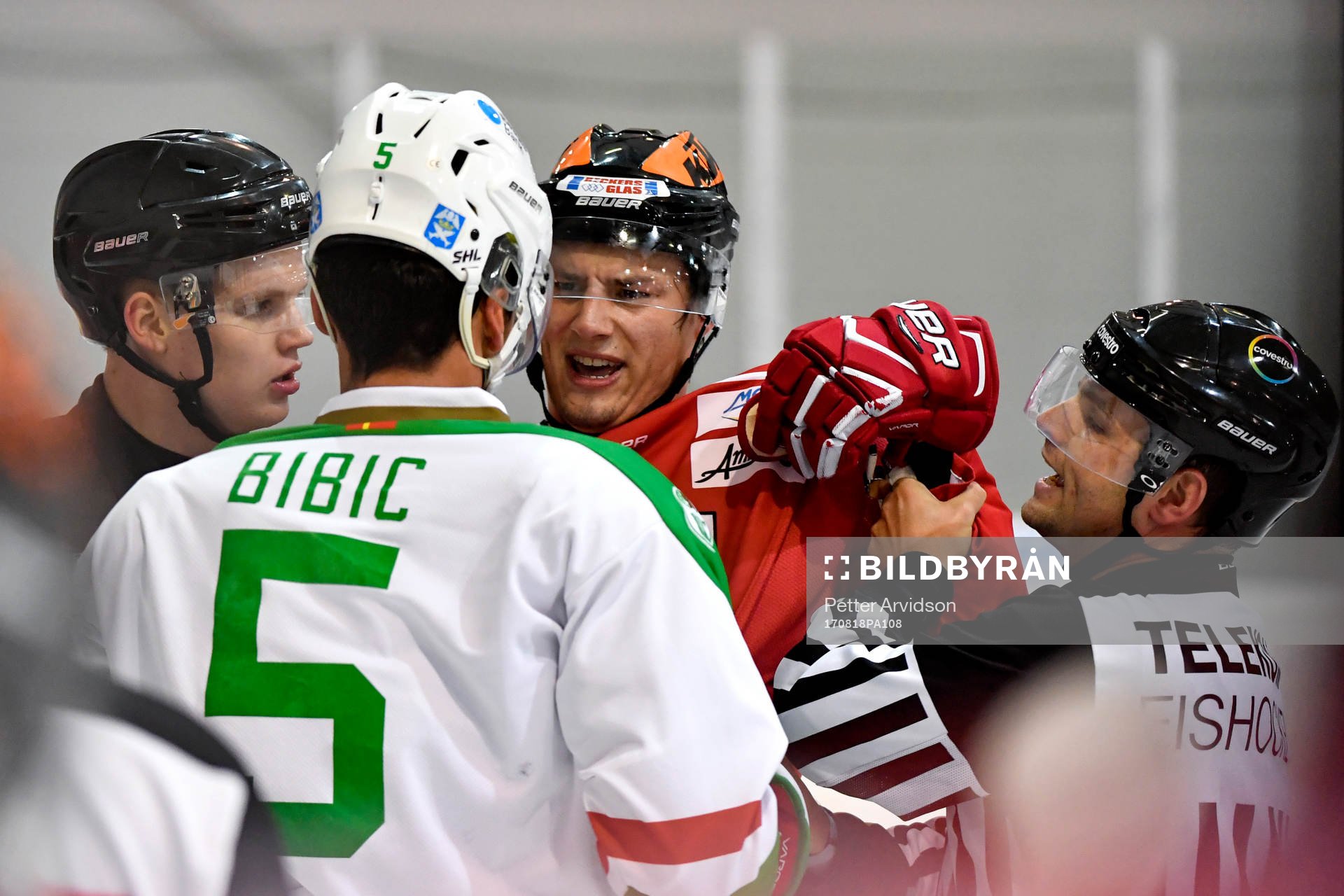Örebros Filip Ahl i bråk med Rögles Alen Bibic