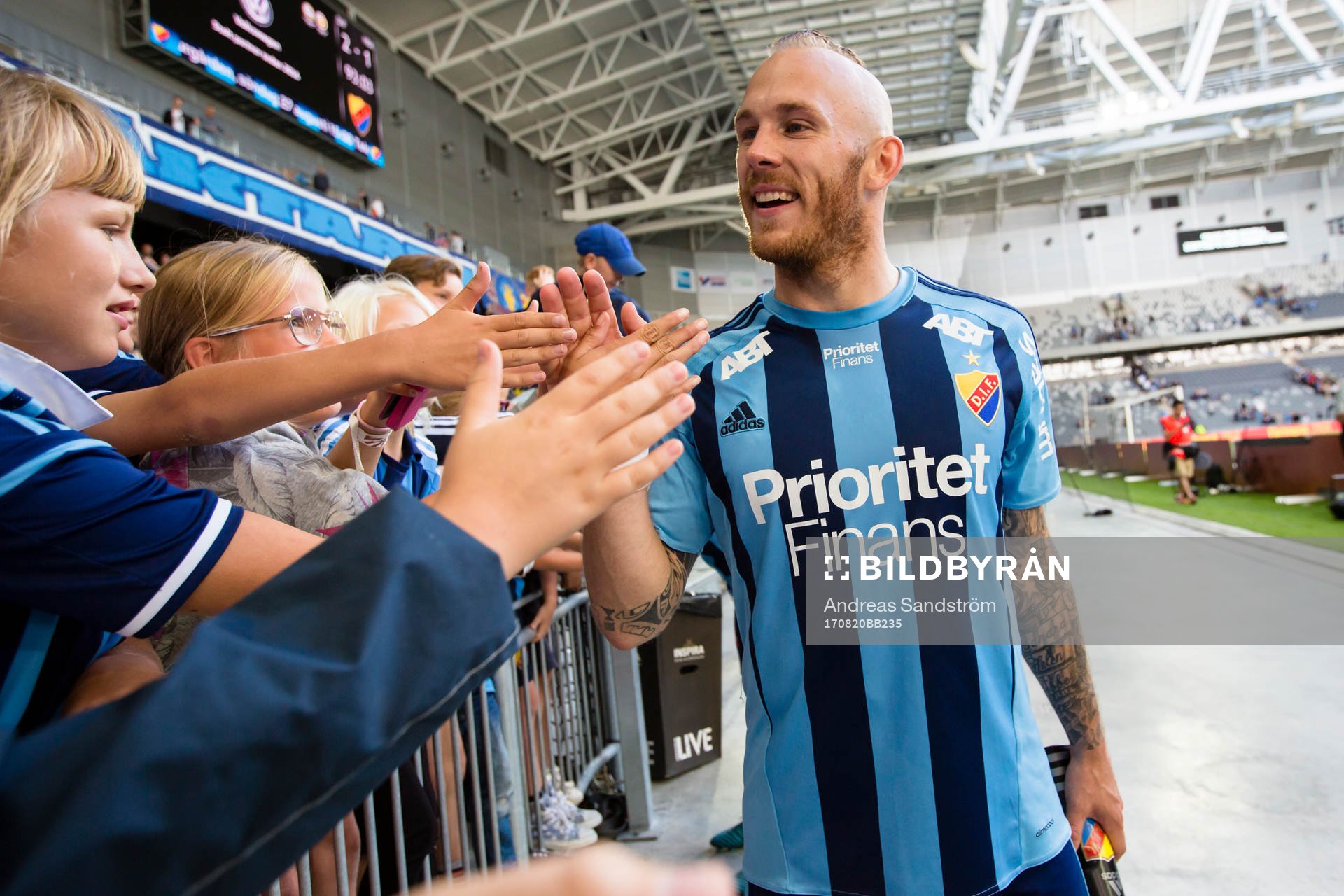 Djurgårdens Magnus Eriksson tackar fansen