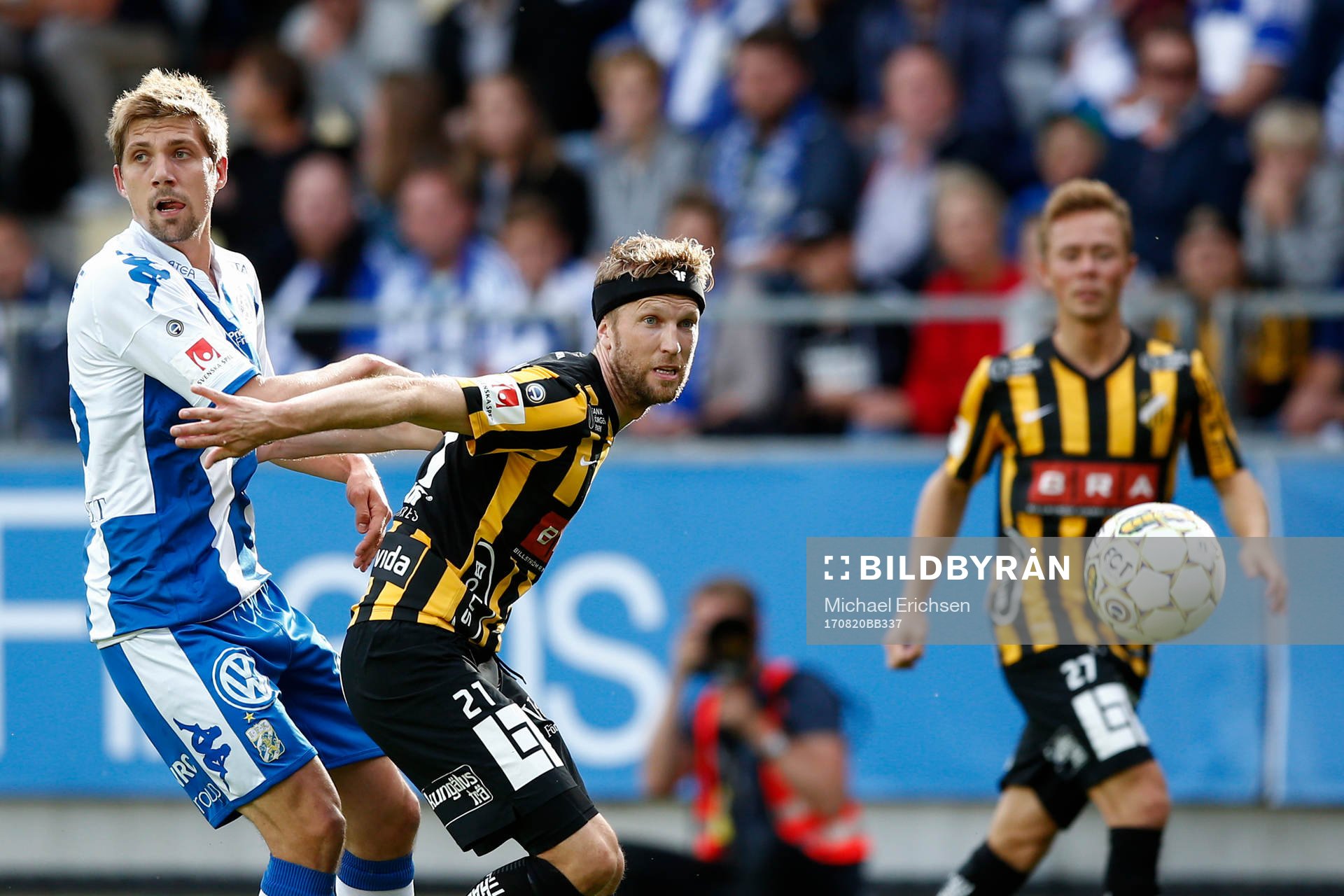 Häckens Rasmus Lindgren och IFK Göteborgs Mikael Boman i