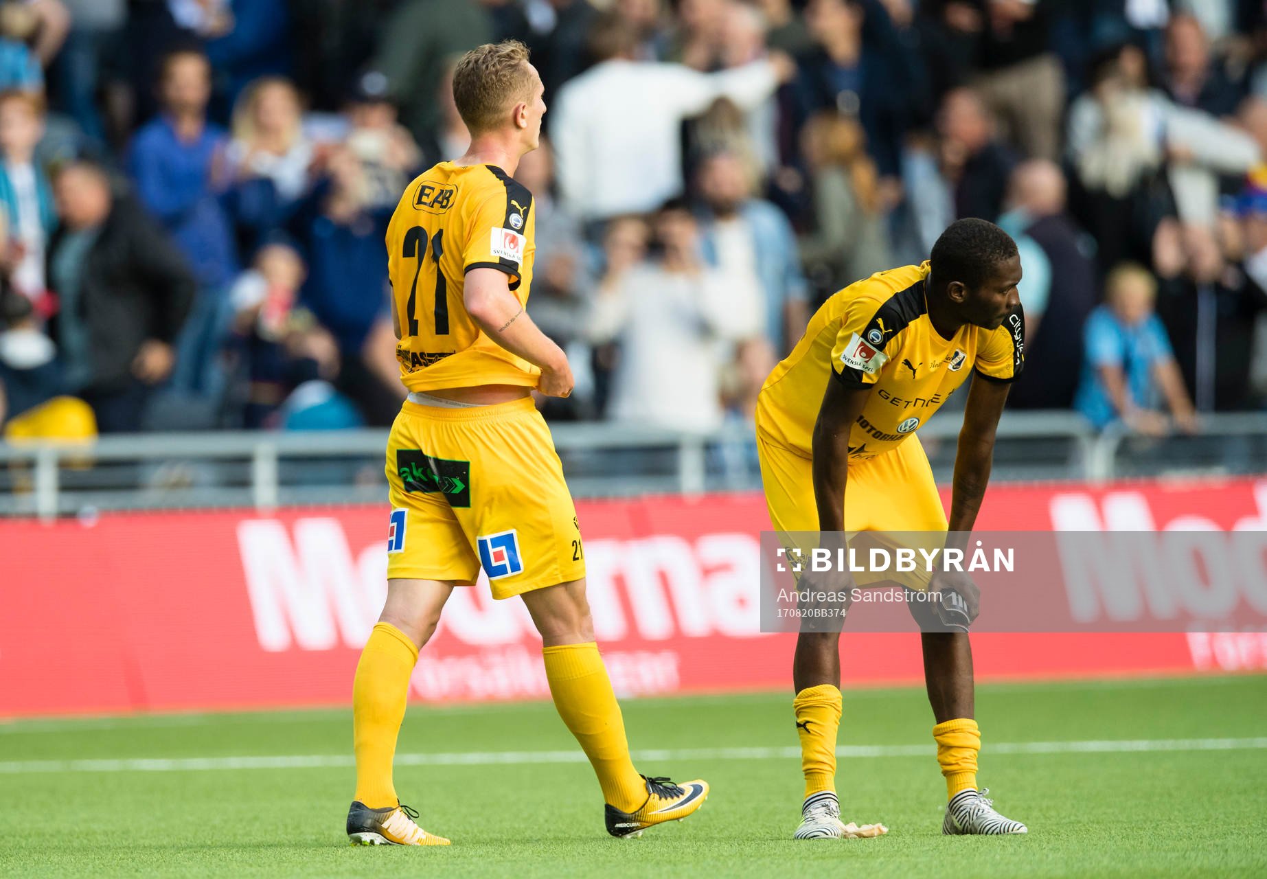 Halmstads Andreas Bengtsson (v) och Aboubakar Keita (h)