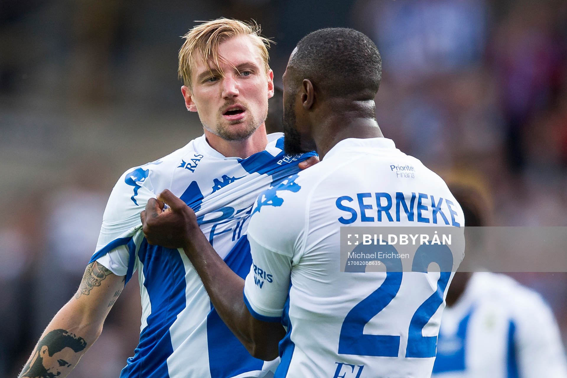 IFK Göteborgs Sebastian Eriksson jublar ihop med Vajebah