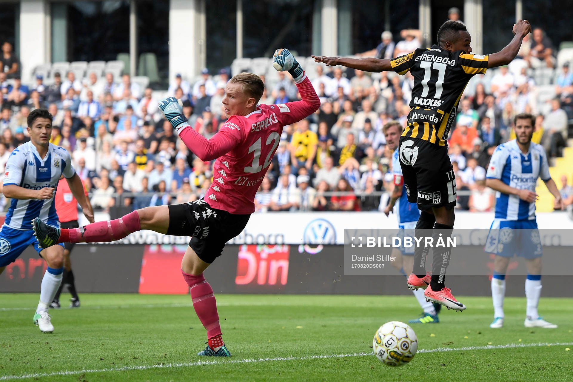 Häckens Nasiru Mohammed gör 1-1-målet bakom IFK